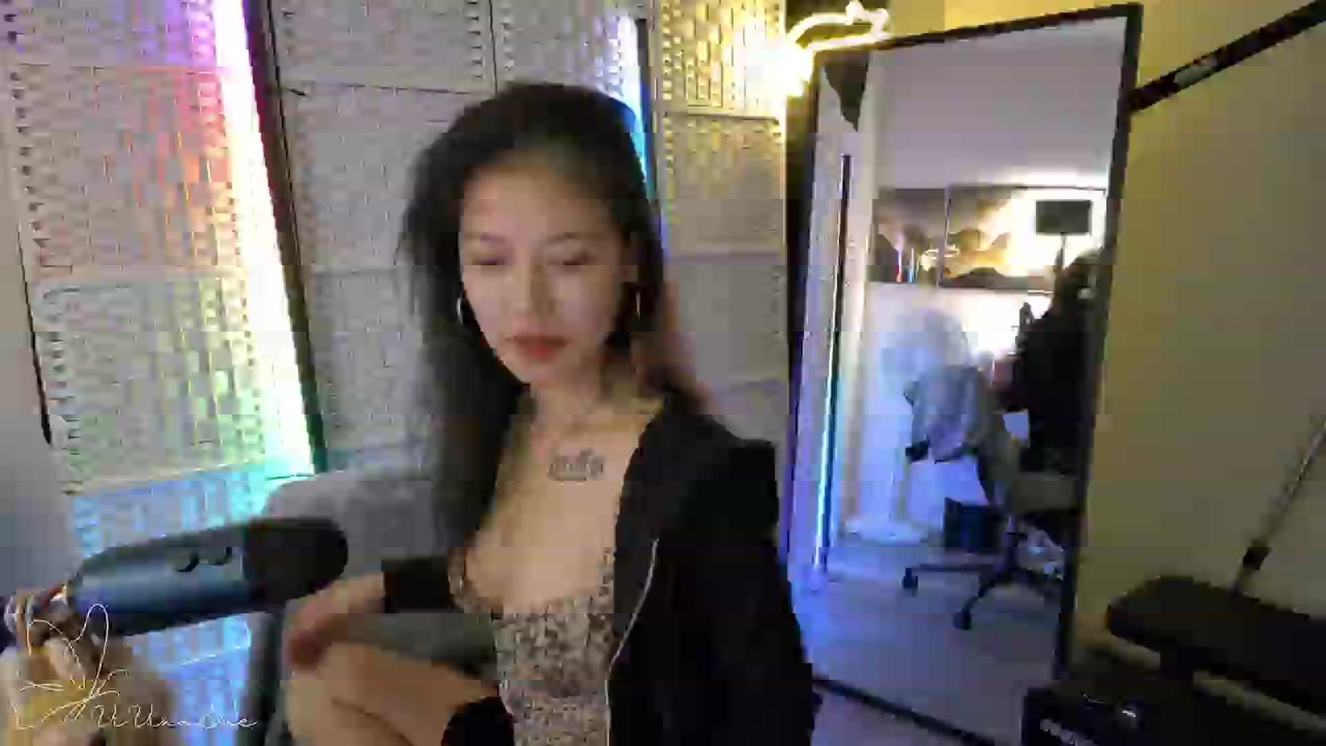 Gallery image thumbnail from Vivixxeve's myfreecams stream on, 11/19/2025, 23:27 image 4 of 20