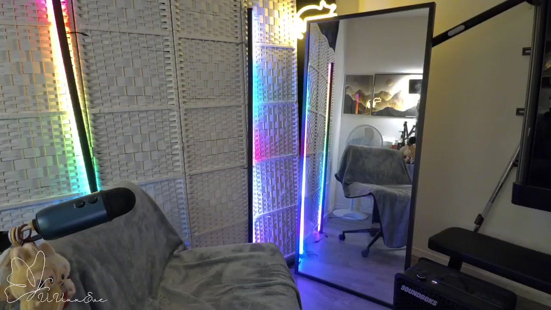 Gallery image thumbnail from Vivixxeve's myfreecams stream on, 11/21/2025, 23:37 image 4 of 20