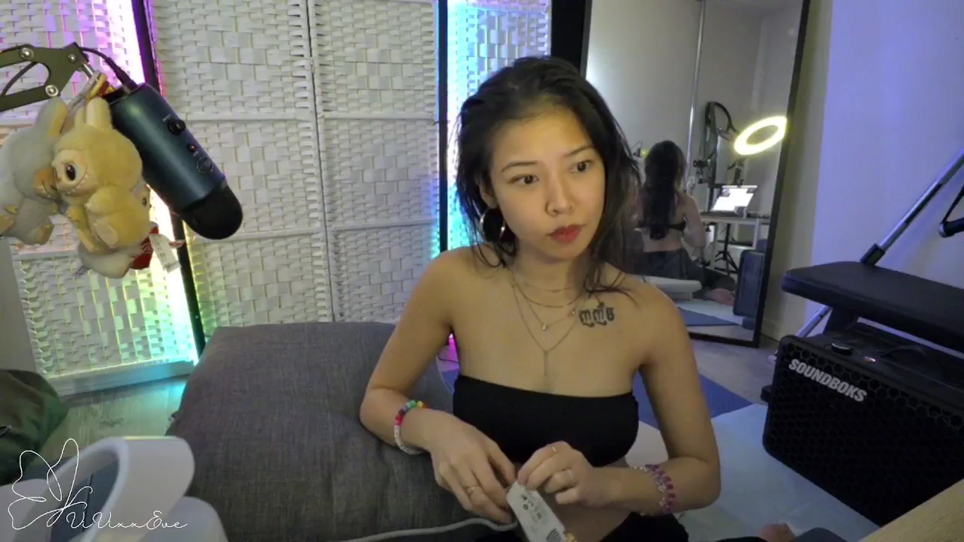 Gallery image thumbnail from Vivixxeve's myfreecams stream on, 11/25/2025, 23:04 image 3 of 20