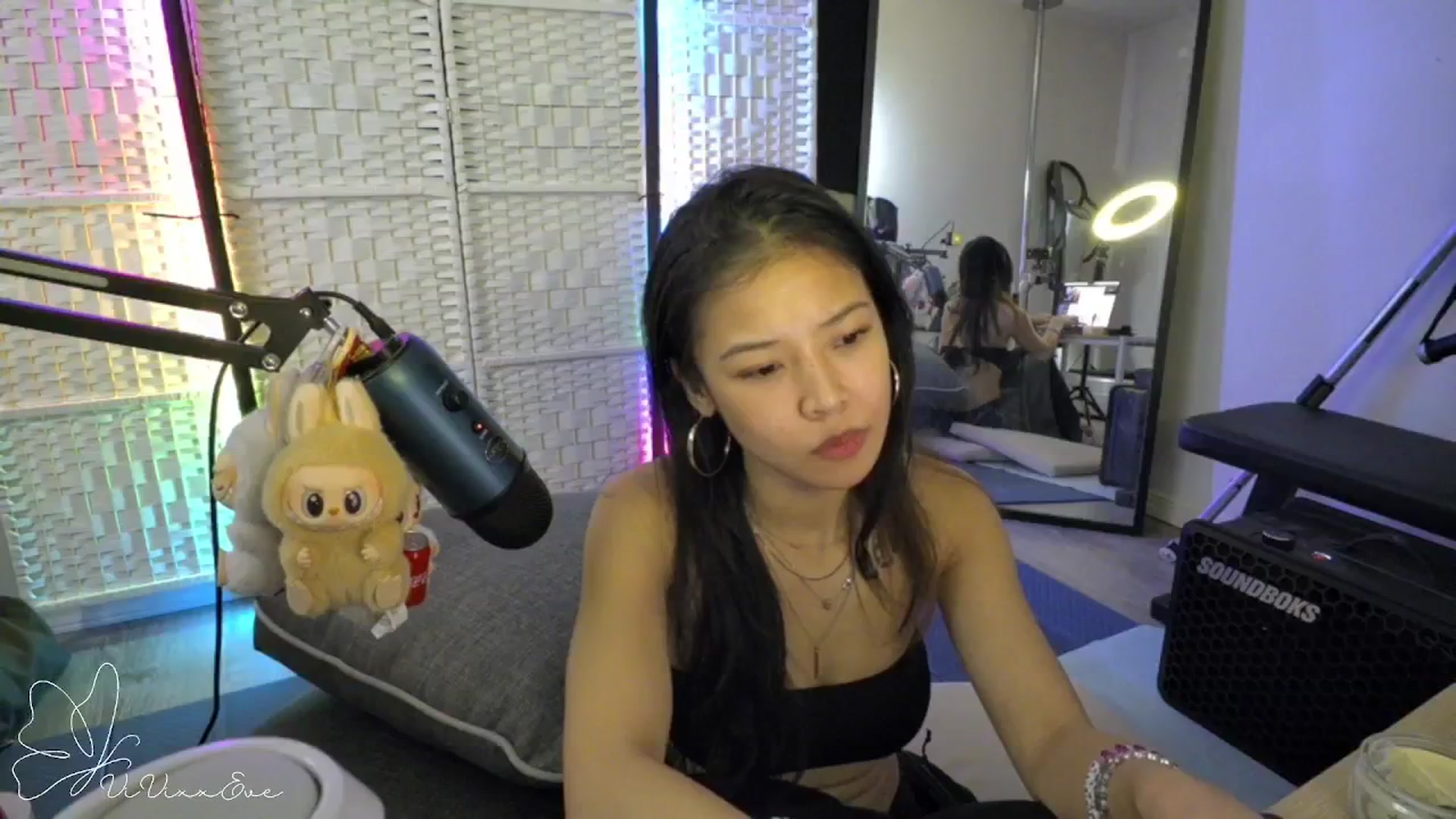 Gallery image thumbnail from Vivixxeve's myfreecams stream on, 11/25/2025, 23:04 image 18 of 20