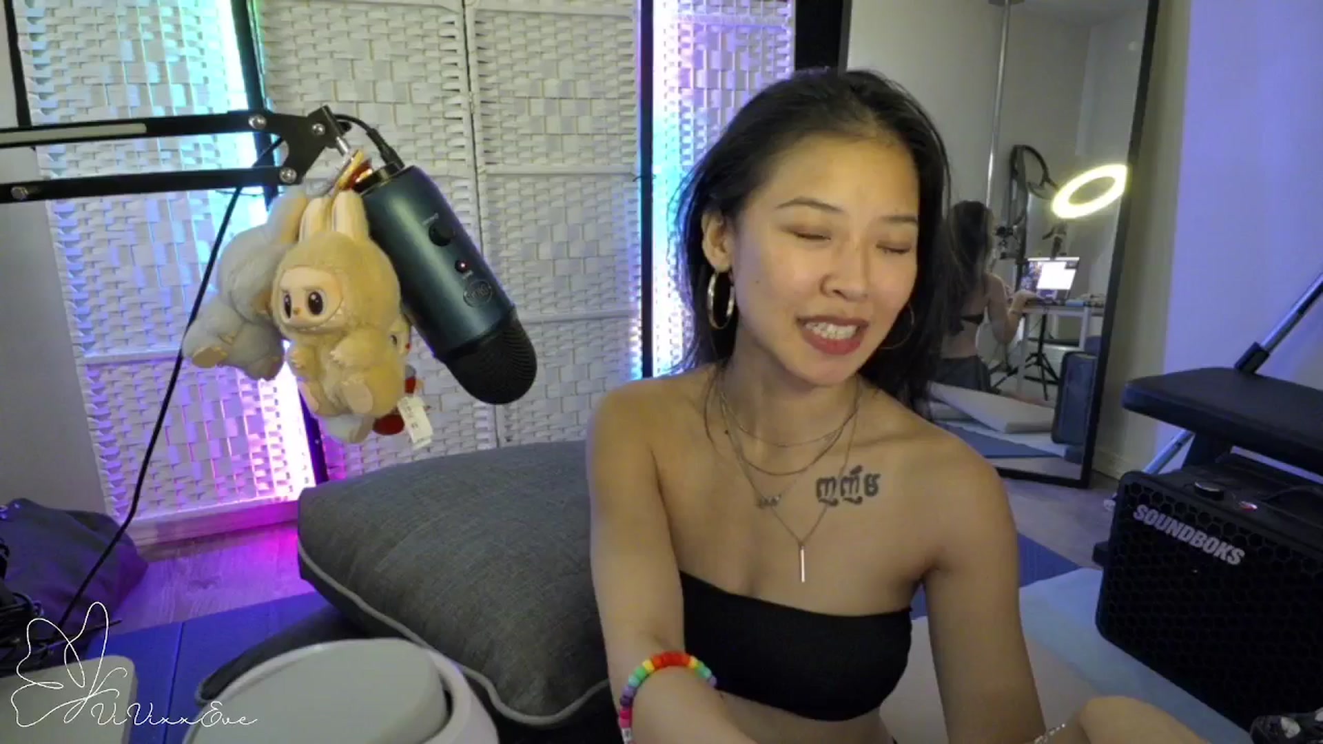 Gallery image thumbnail from Vivixxeve's myfreecams stream on, 11/25/2025, 23:04 image 9 of 20