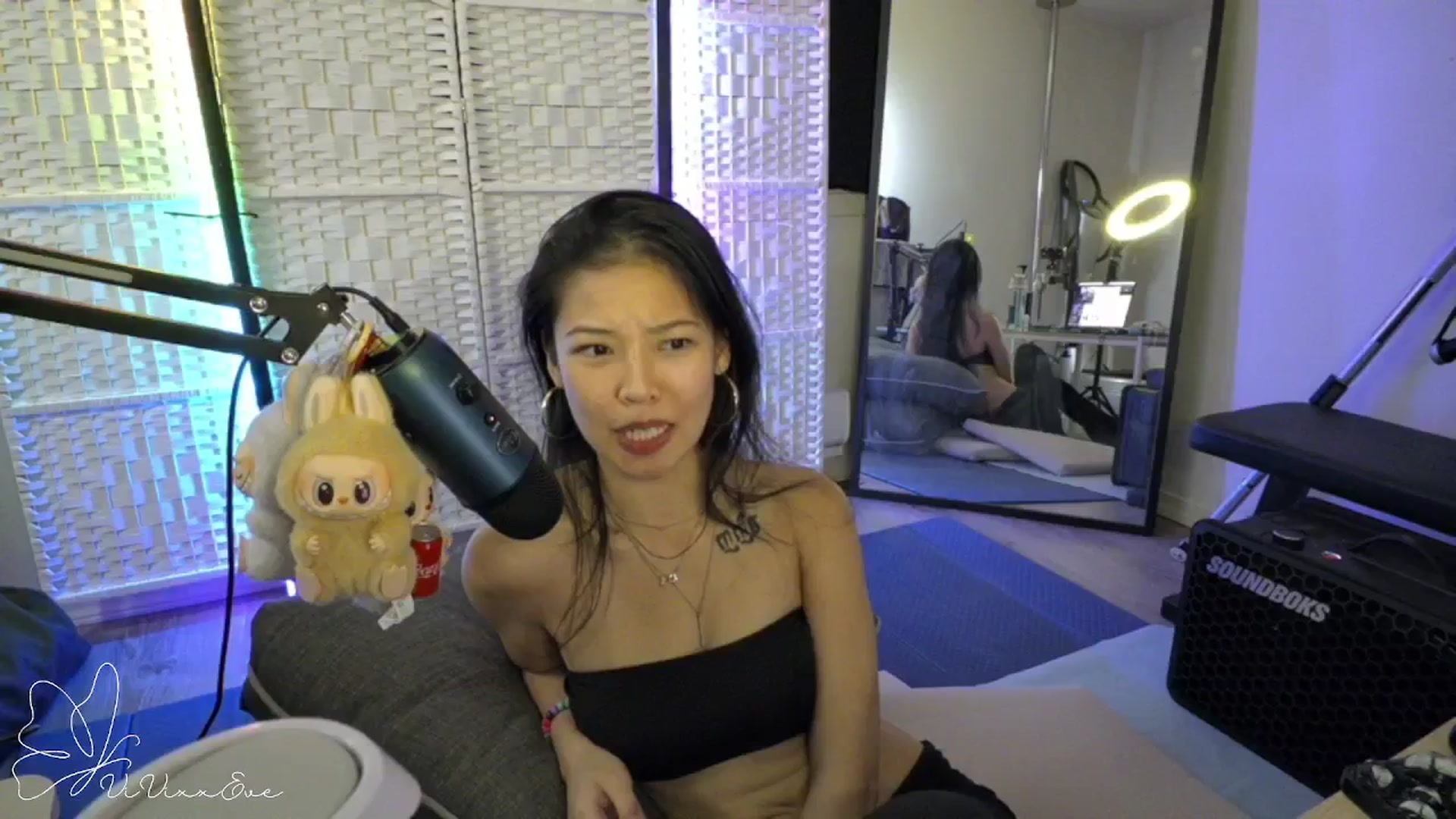 Gallery image thumbnail from Vivixxeve's myfreecams stream on, 11/25/2025, 23:04 image 12 of 20