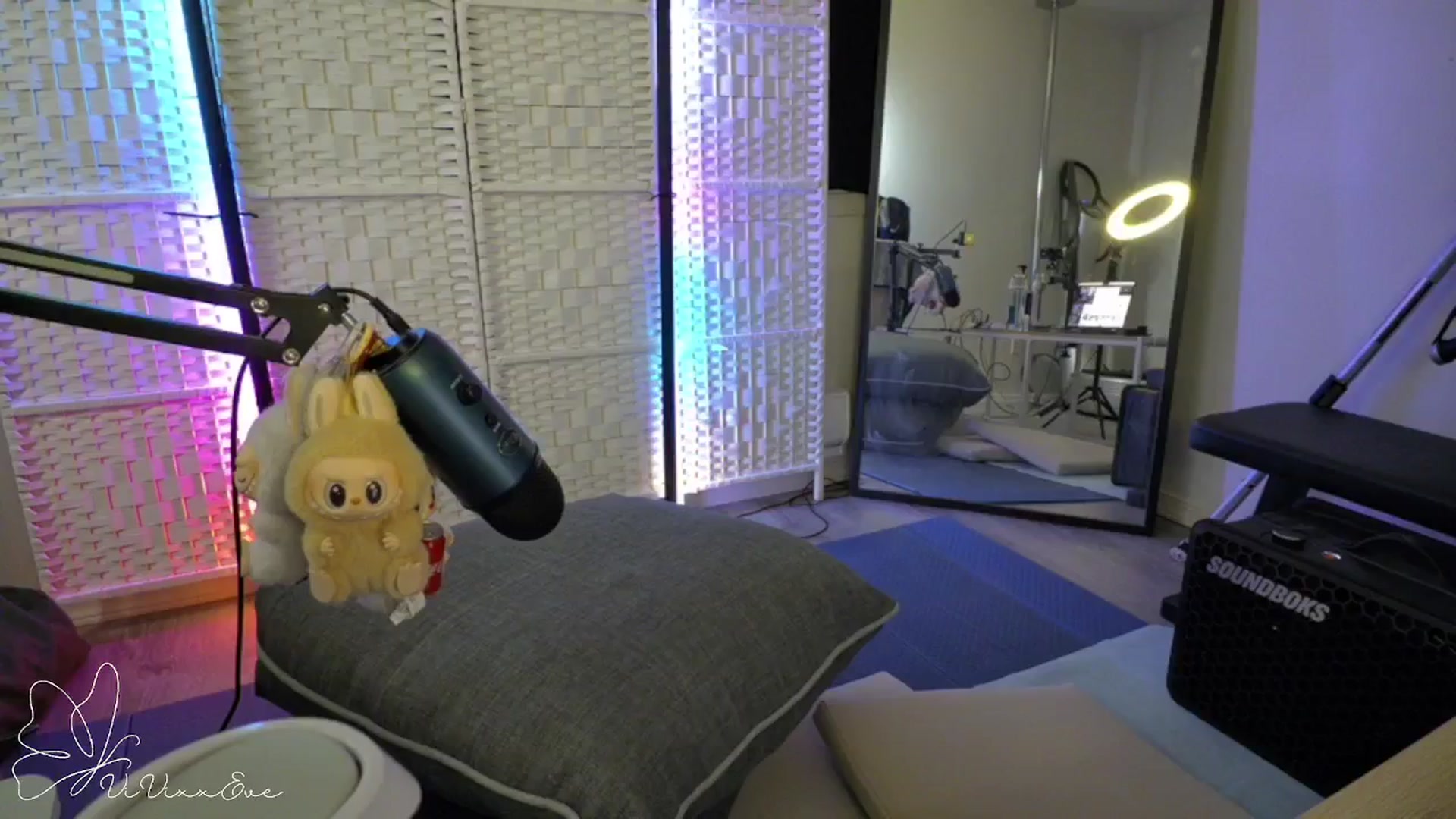 Gallery image thumbnail from Vivixxeve's myfreecams stream on, 11/25/2025, 23:04 image 13 of 20