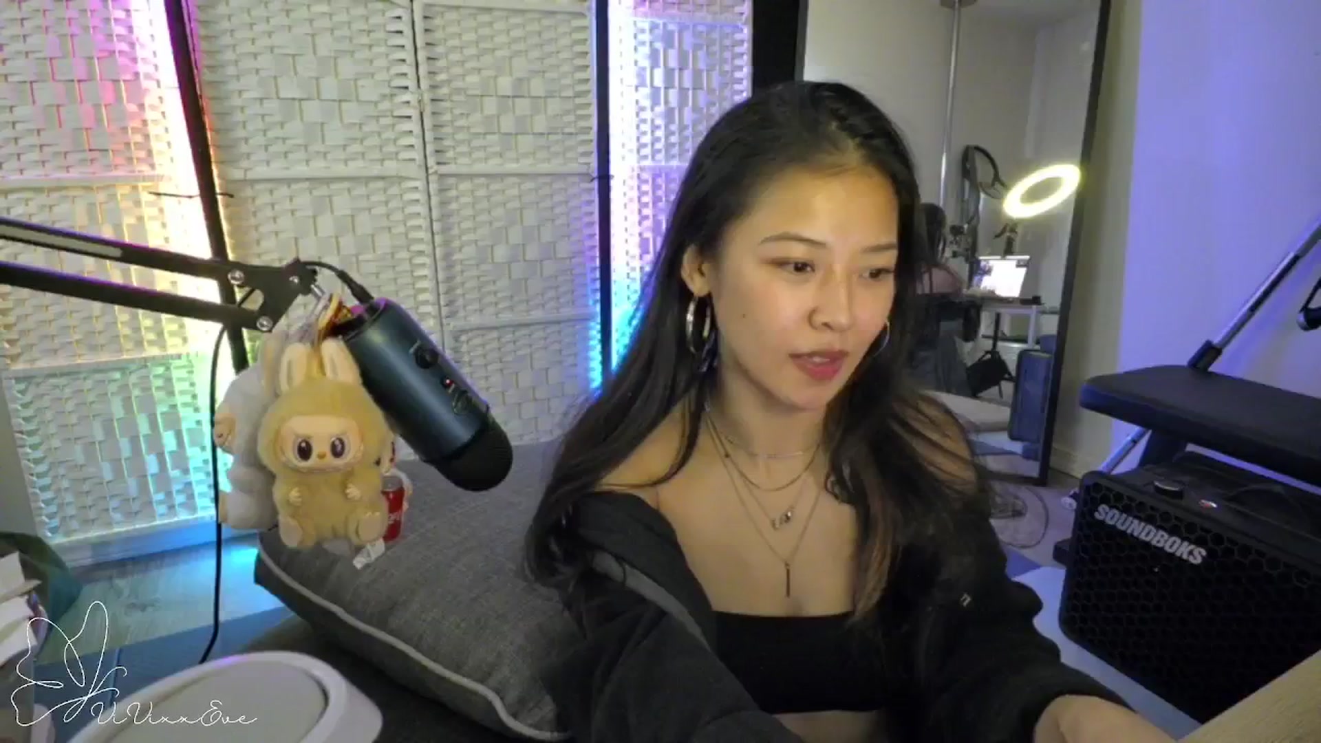 Gallery image thumbnail from Vivixxeve's myfreecams stream on, 11/25/2025, 23:04 image 14 of 20