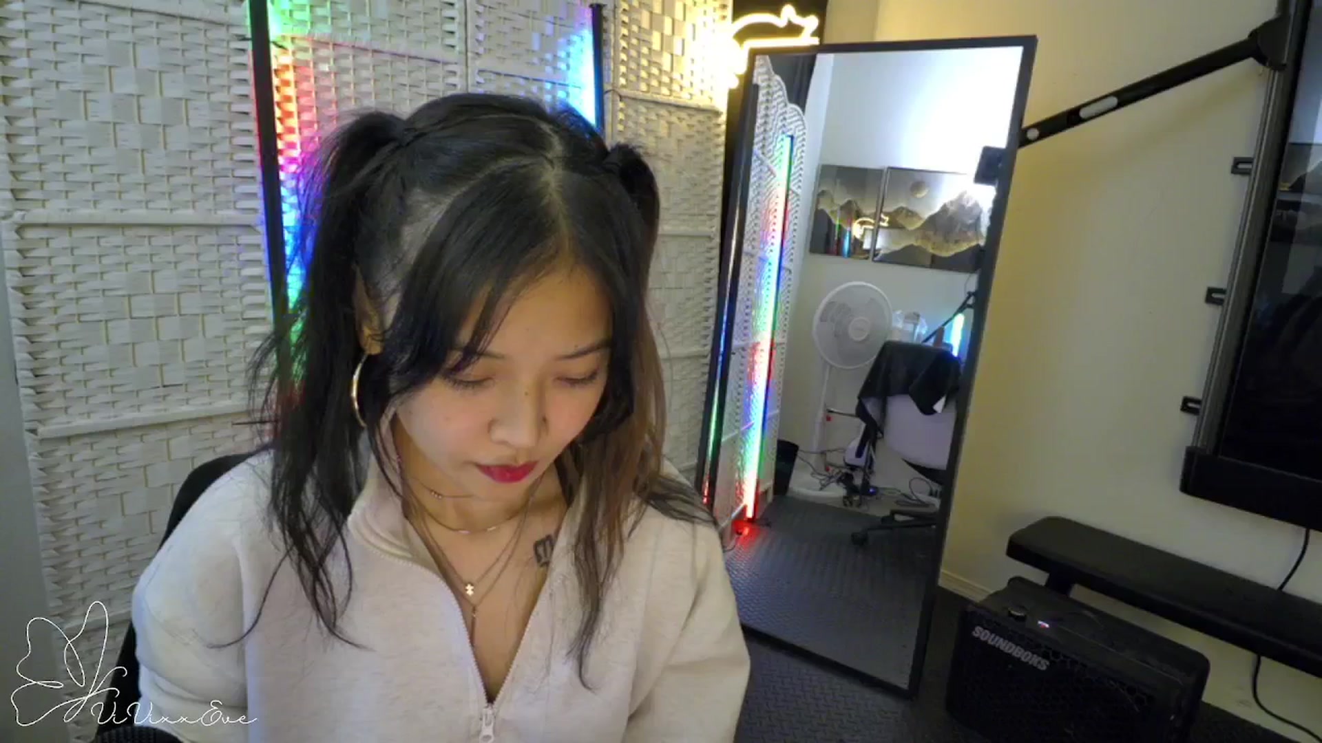Gallery image thumbnail from Vivixxeve's myfreecams stream on, 01/08/2026, 07:18 image 9 of 20