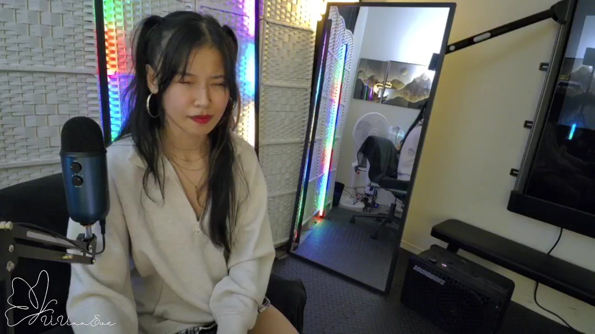Gallery image thumbnail from Vivixxeve's myfreecams stream on, 01/08/2026, 07:18 image 2 of 20