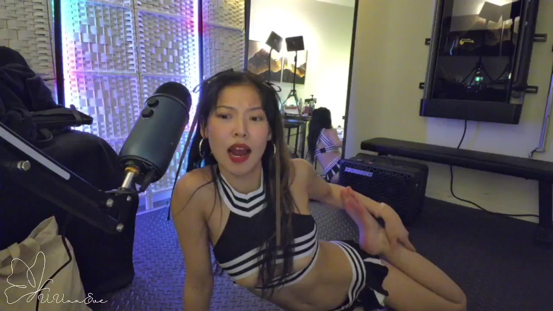 Gallery image thumbnail from Vivixxeve's myfreecams stream on, 01/15/2026, 03:02 image 2 of 20