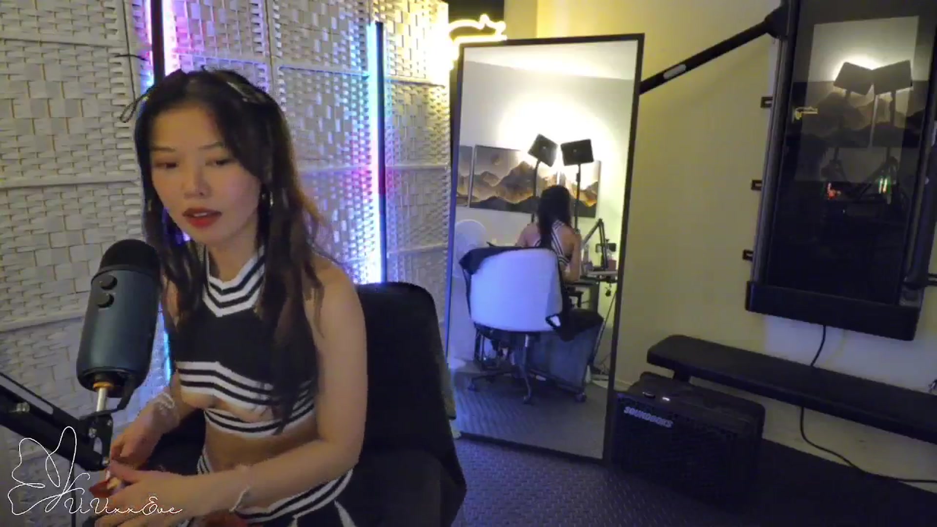 Gallery image thumbnail from Vivixxeve's myfreecams stream on, 01/15/2026, 03:02 image 9 of 20