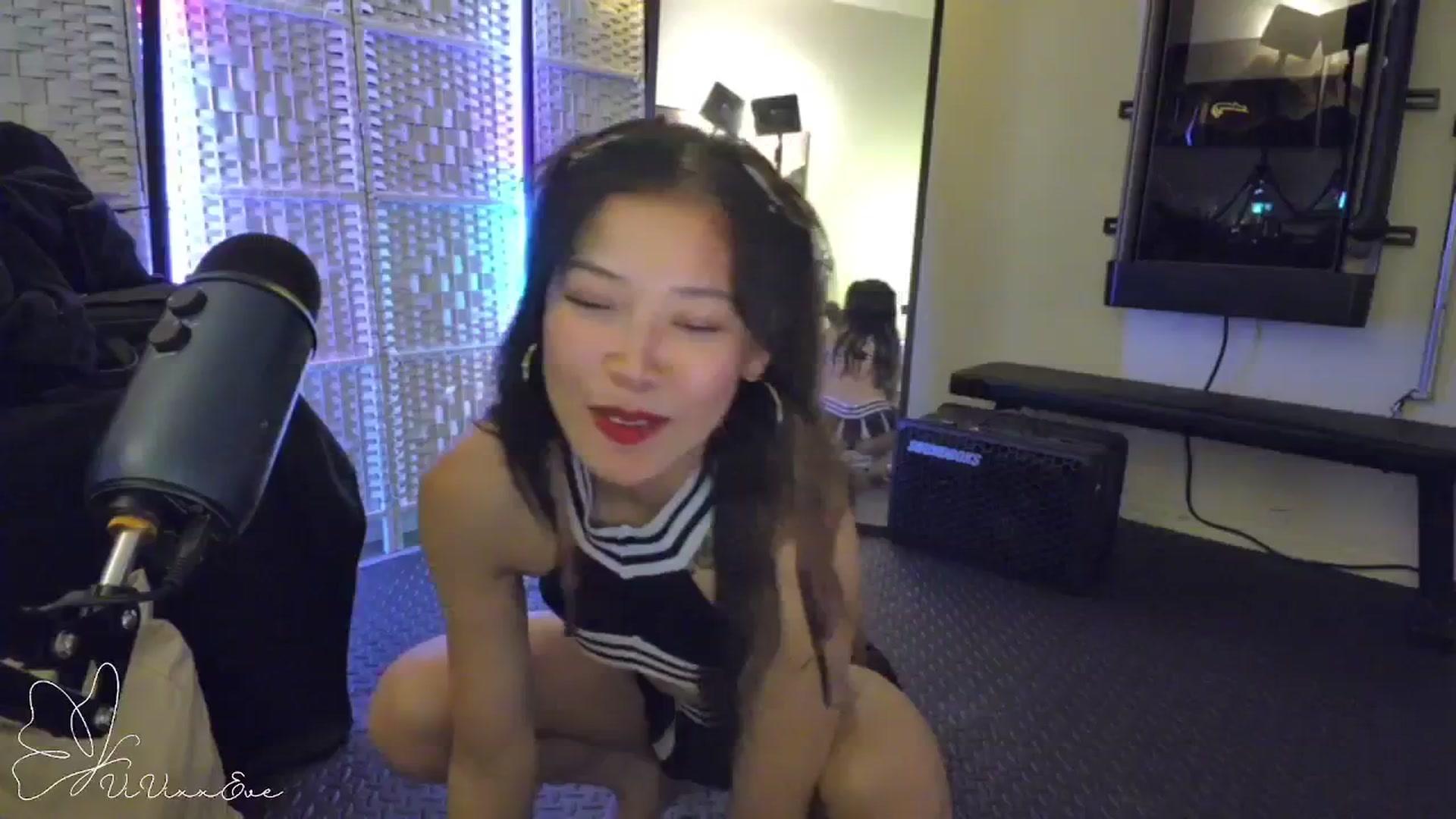 Gallery image thumbnail from Vivixxeve's myfreecams stream on, 01/15/2026, 03:02 image 1 of 20