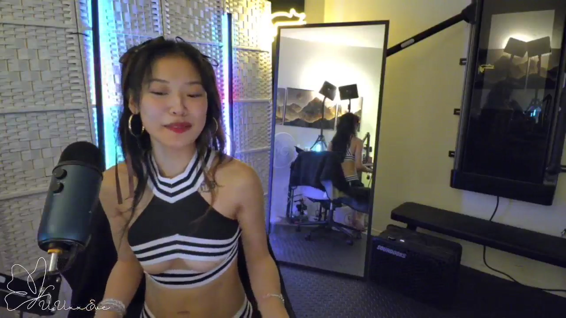 Gallery image thumbnail from Vivixxeve's myfreecams stream on, 01/15/2026, 03:02 image 20 of 20