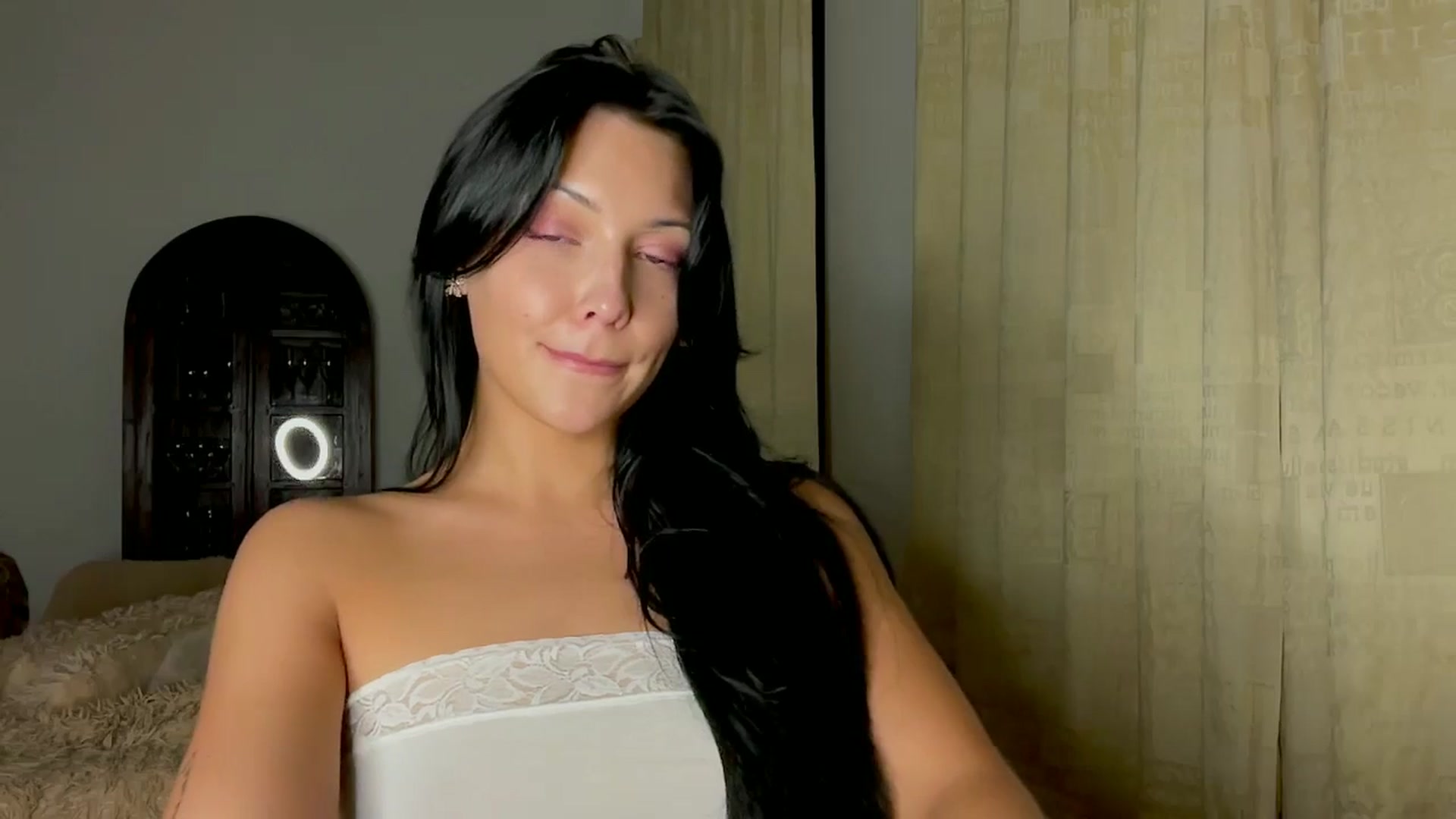 Gallery image thumbnail from VivvAmm's myfreecams stream on, 09/22/2024, 24:00 image 14 of 20