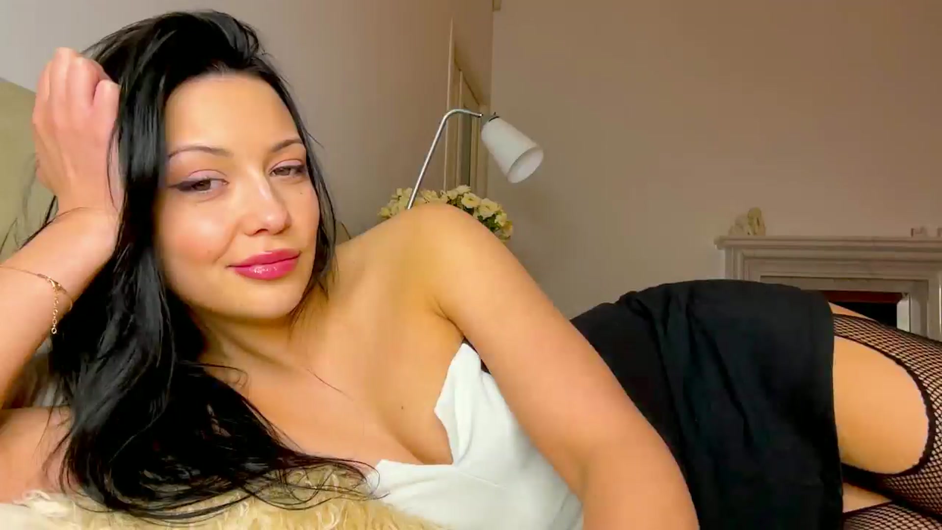 Gallery image thumbnail from VivvAmm's myfreecams stream on, 02/19/2025, 16:20 image 12 of 20