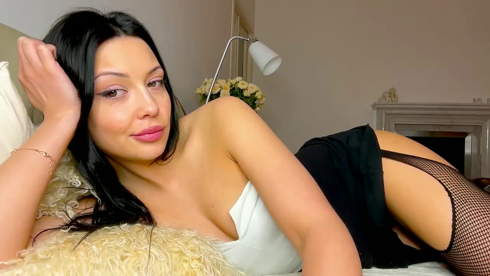 Gallery image thumbnail from VivvAmm's myfreecams stream on, 02/19/2025, 16:20 image 1 of 20