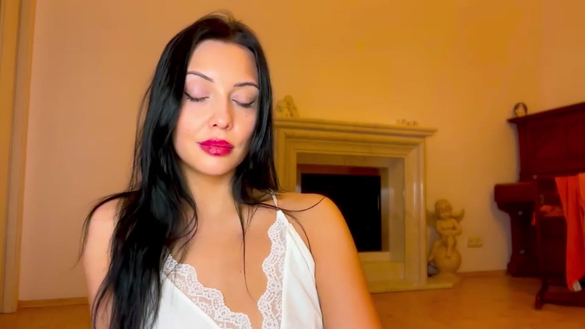 Gallery image thumbnail from VivvAmm's myfreecams stream on, 03/22/2025, 17:49 image 5 of 20