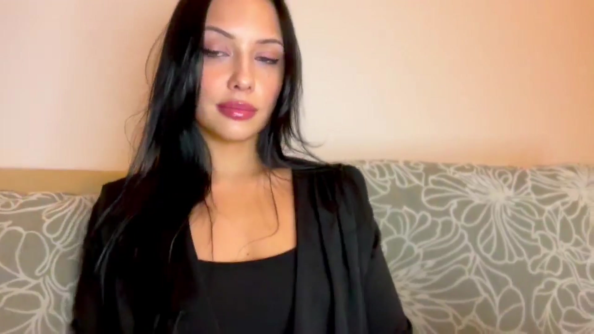 Gallery image thumbnail from VivvAmm's myfreecams stream on, 03/23/2025, 19:45 image 7 of 20