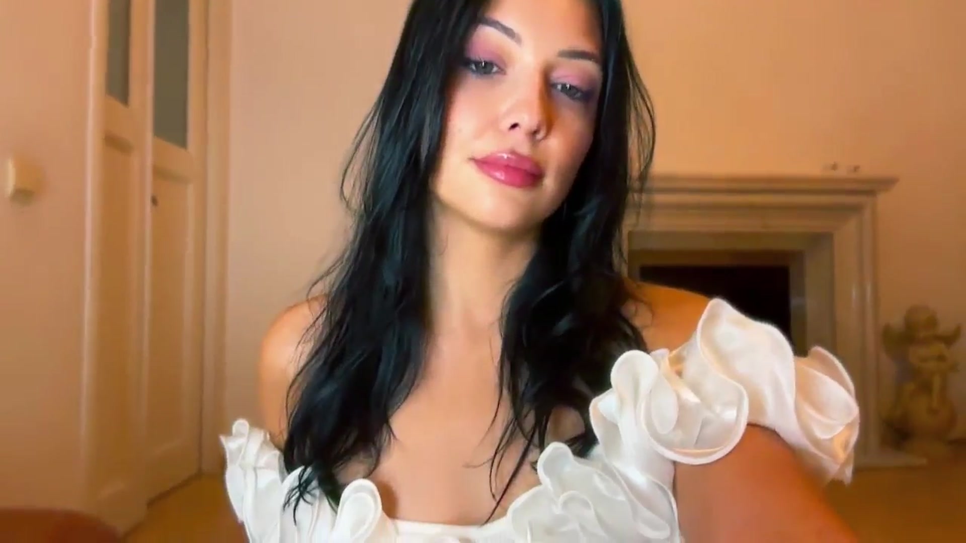 Gallery image thumbnail from VivvAmm's myfreecams stream on, 10/11/2025, 17:13 image 7 of 20