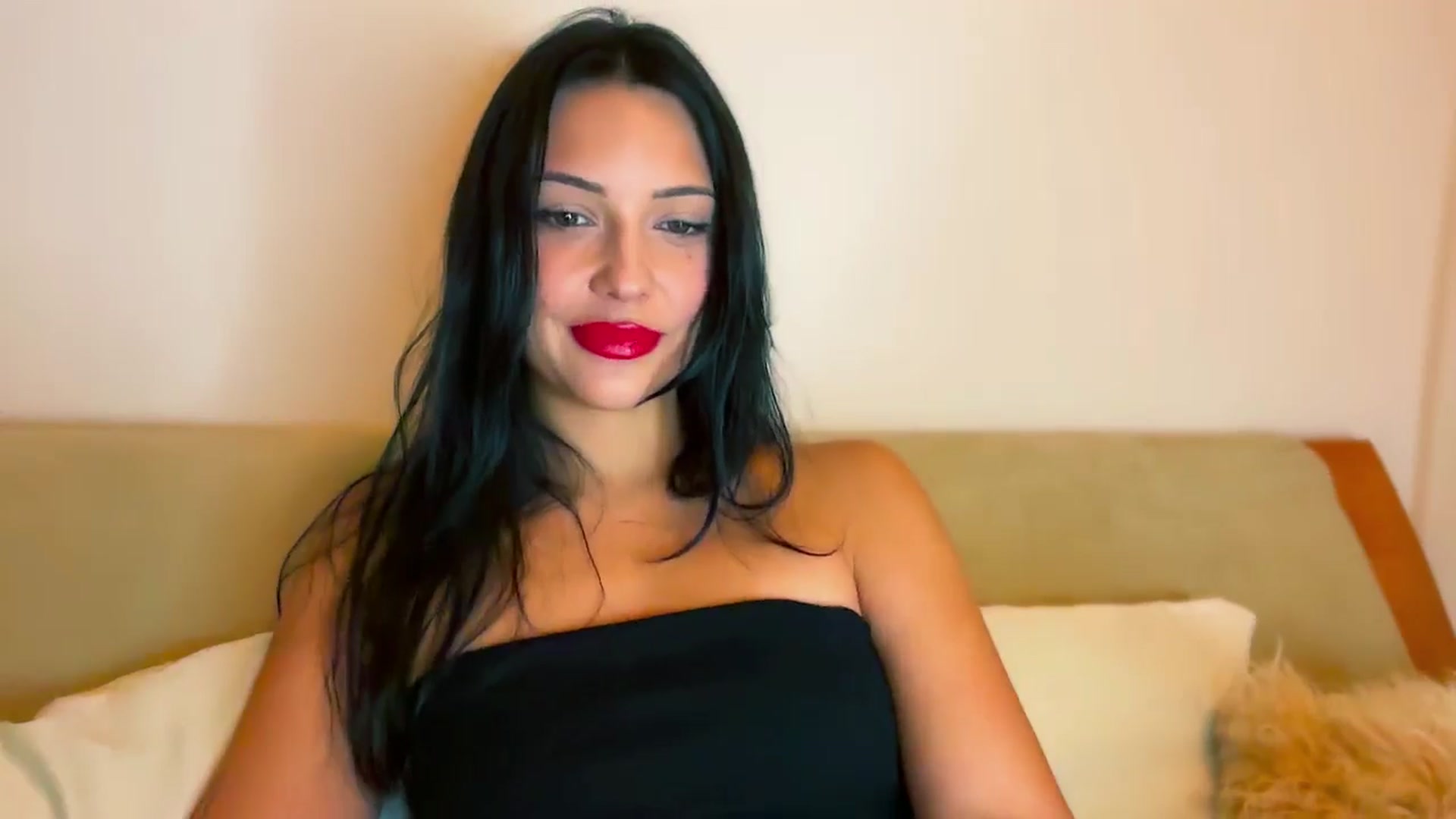 Gallery image thumbnail from VivvAmm's myfreecams stream on, 10/14/2025, 16:59 image 16 of 20