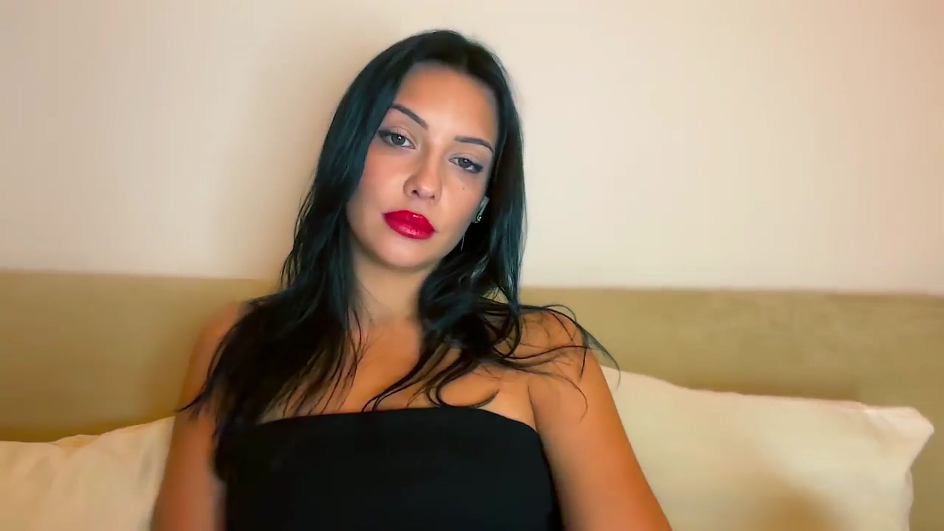 Gallery image thumbnail from VivvAmm's myfreecams stream on, 10/14/2025, 19:14 image 18 of 20