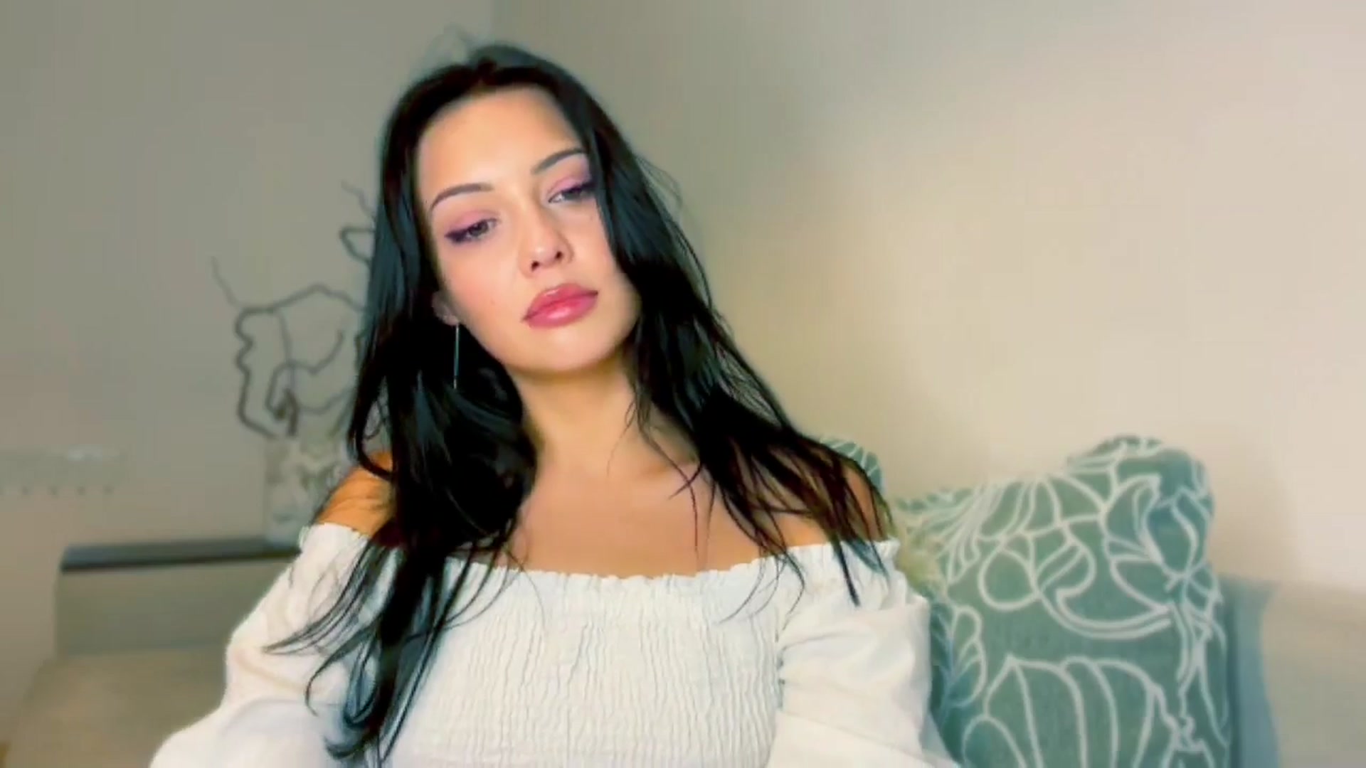 Gallery image thumbnail from VivvAmm's myfreecams stream on, 10/15/2025, 20:01 image 18 of 20