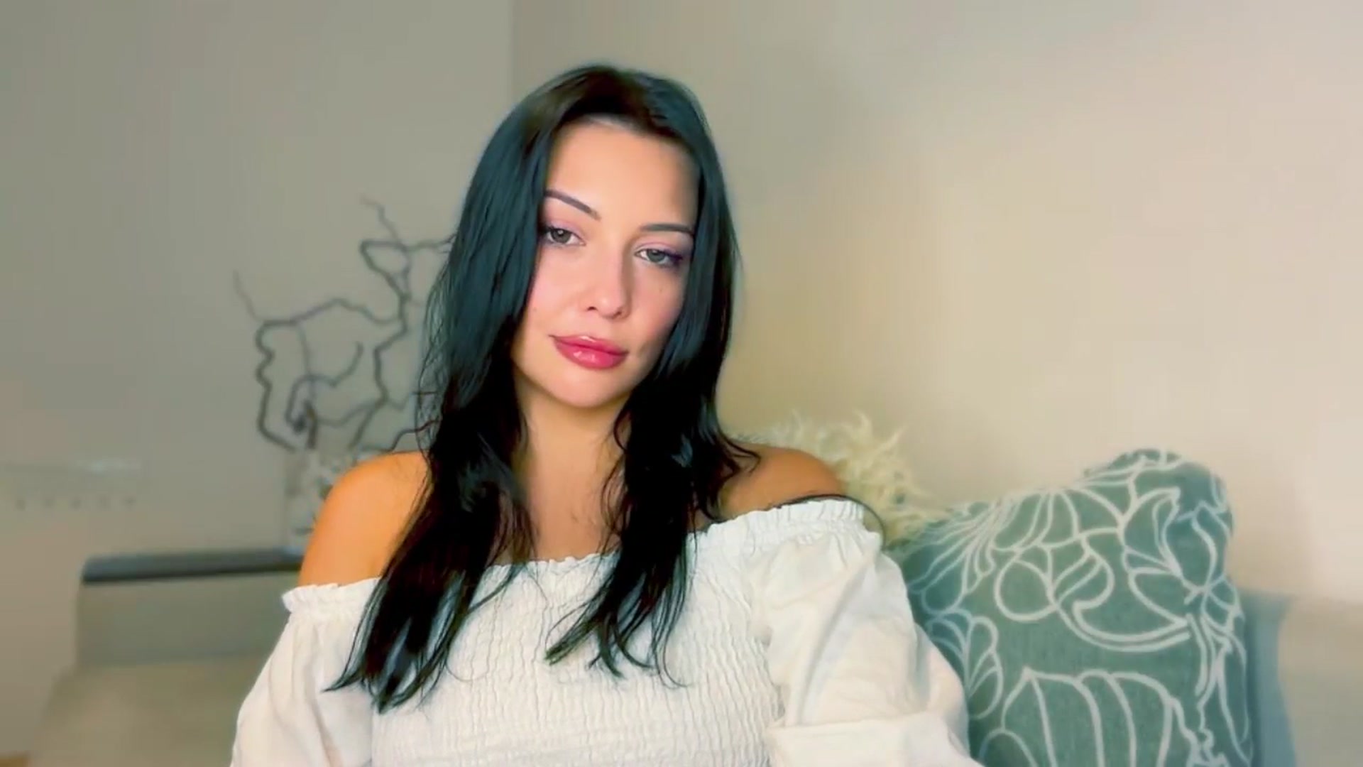 Gallery image thumbnail from VivvAmm's myfreecams stream on, 10/15/2025, 21:32 image 6 of 20