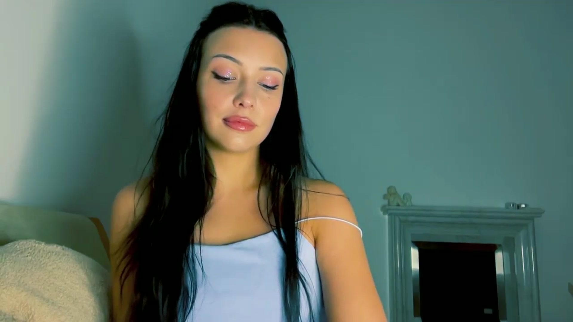 Gallery image thumbnail from VivvAmm's myfreecams stream on, 12/21/2025, 18:37 image 4 of 20
