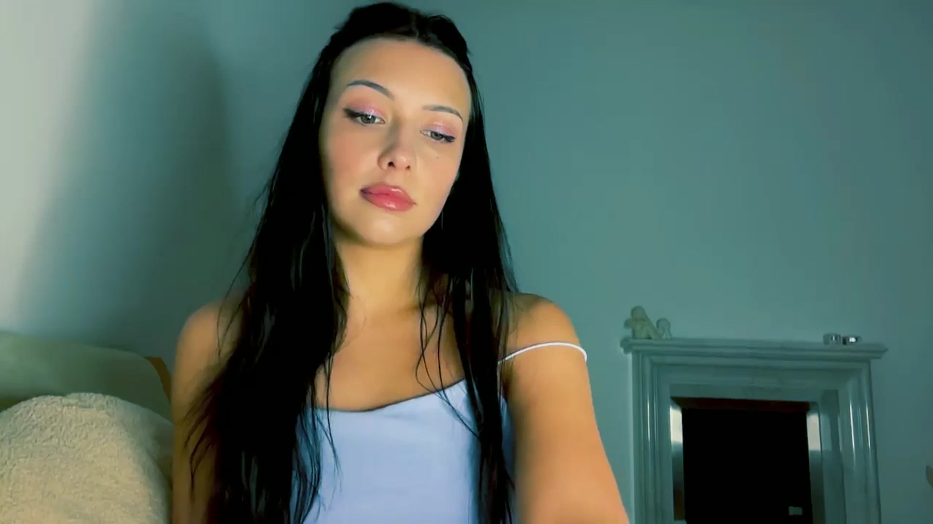 Gallery image thumbnail from VivvAmm's myfreecams stream on, 12/21/2025, 18:37 image 12 of 20