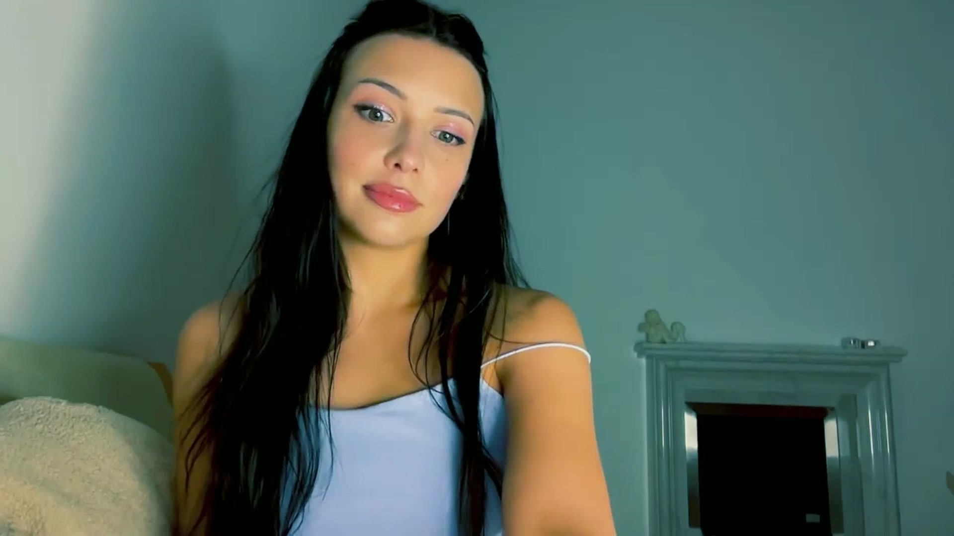 Gallery image thumbnail from VivvAmm's myfreecams stream on, 12/21/2025, 18:37 image 6 of 20