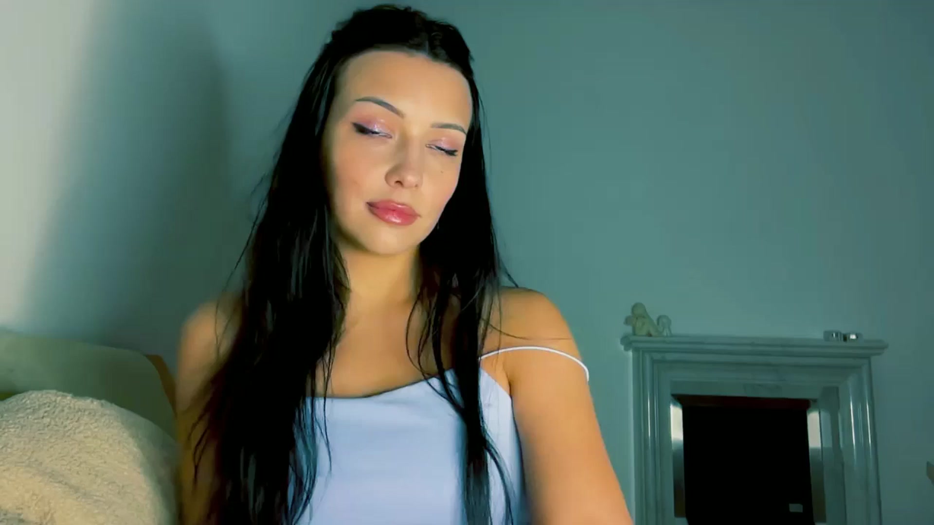 Gallery image thumbnail from VivvAmm's myfreecams stream on, 12/21/2025, 18:37 image 5 of 20