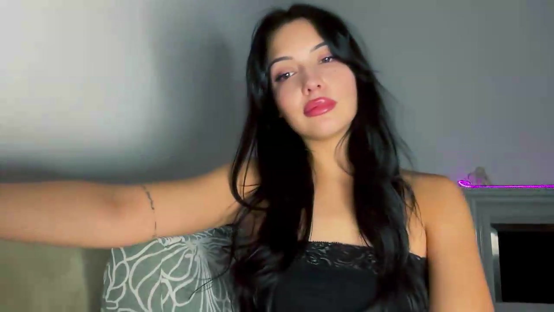 Gallery image thumbnail from VivvAmm's myfreecams stream on, 08/26/2026, 22:19 image 16 of 20