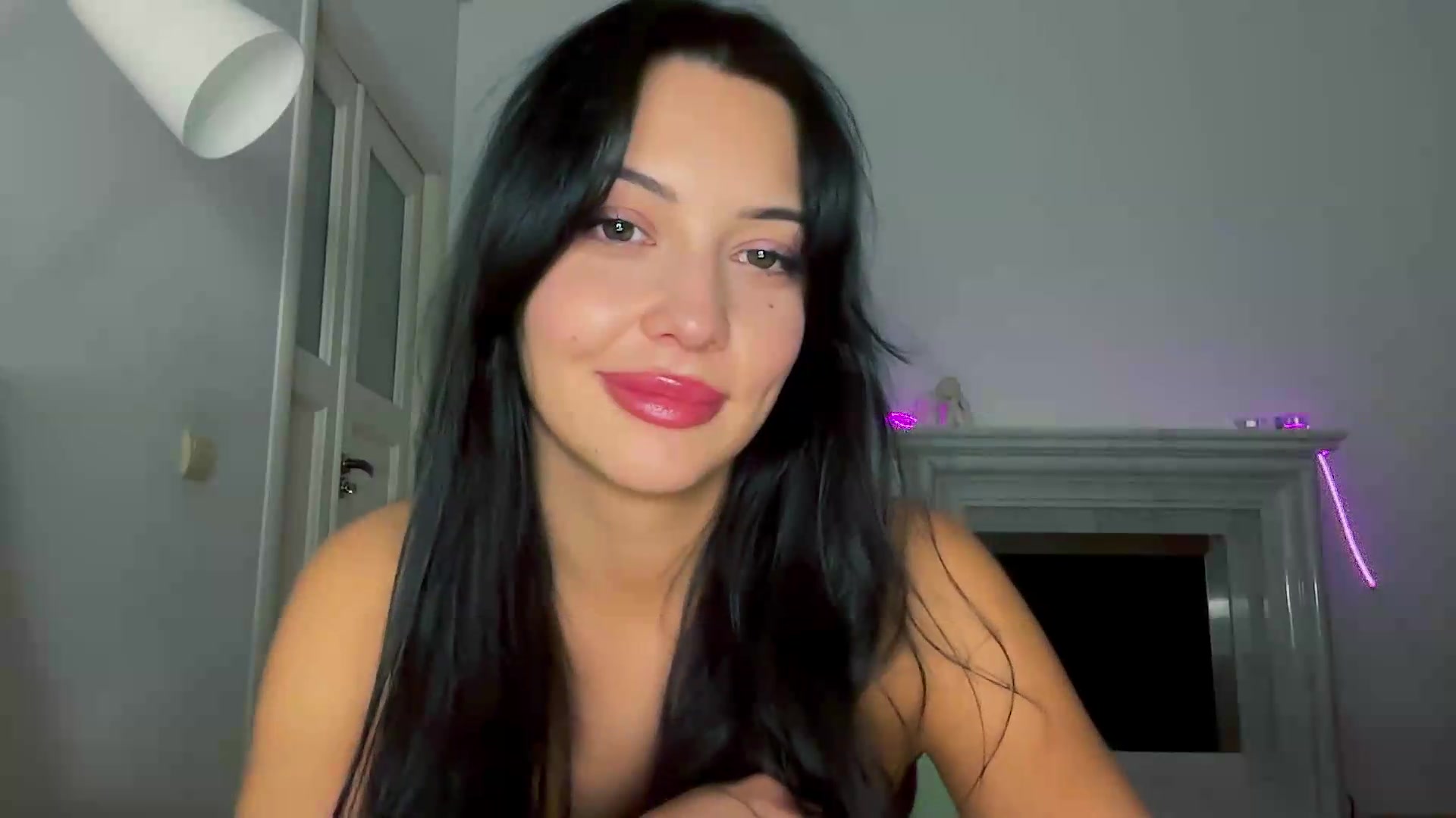 Gallery image thumbnail from VivvAmm's myfreecams stream on, 08/26/2026, 22:19 image 18 of 20