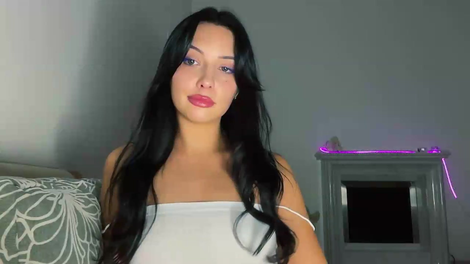 Gallery image thumbnail from VivvAmm's myfreecams stream on, 08/31/2026, 19:12 image 14 of 20