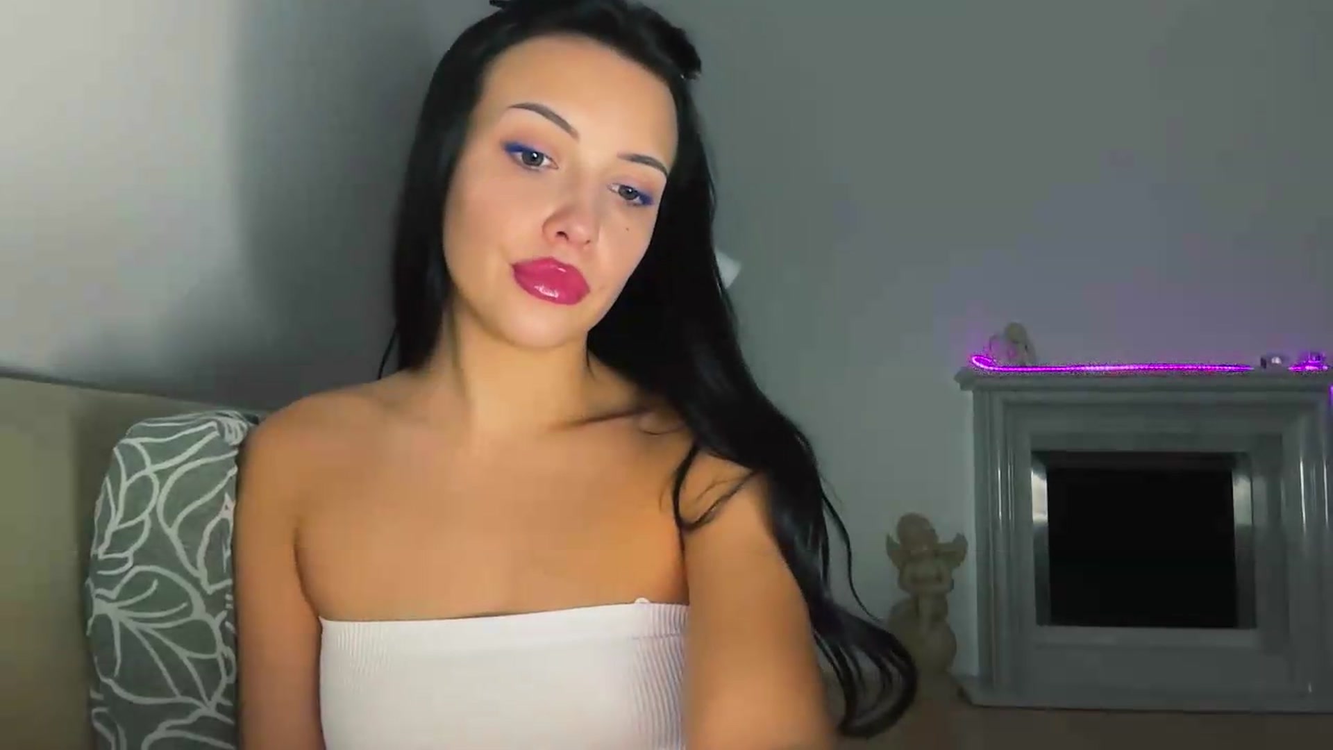 Gallery image thumbnail from VivvAmm's myfreecams stream on, 08/31/2026, 20:36 image 15 of 20