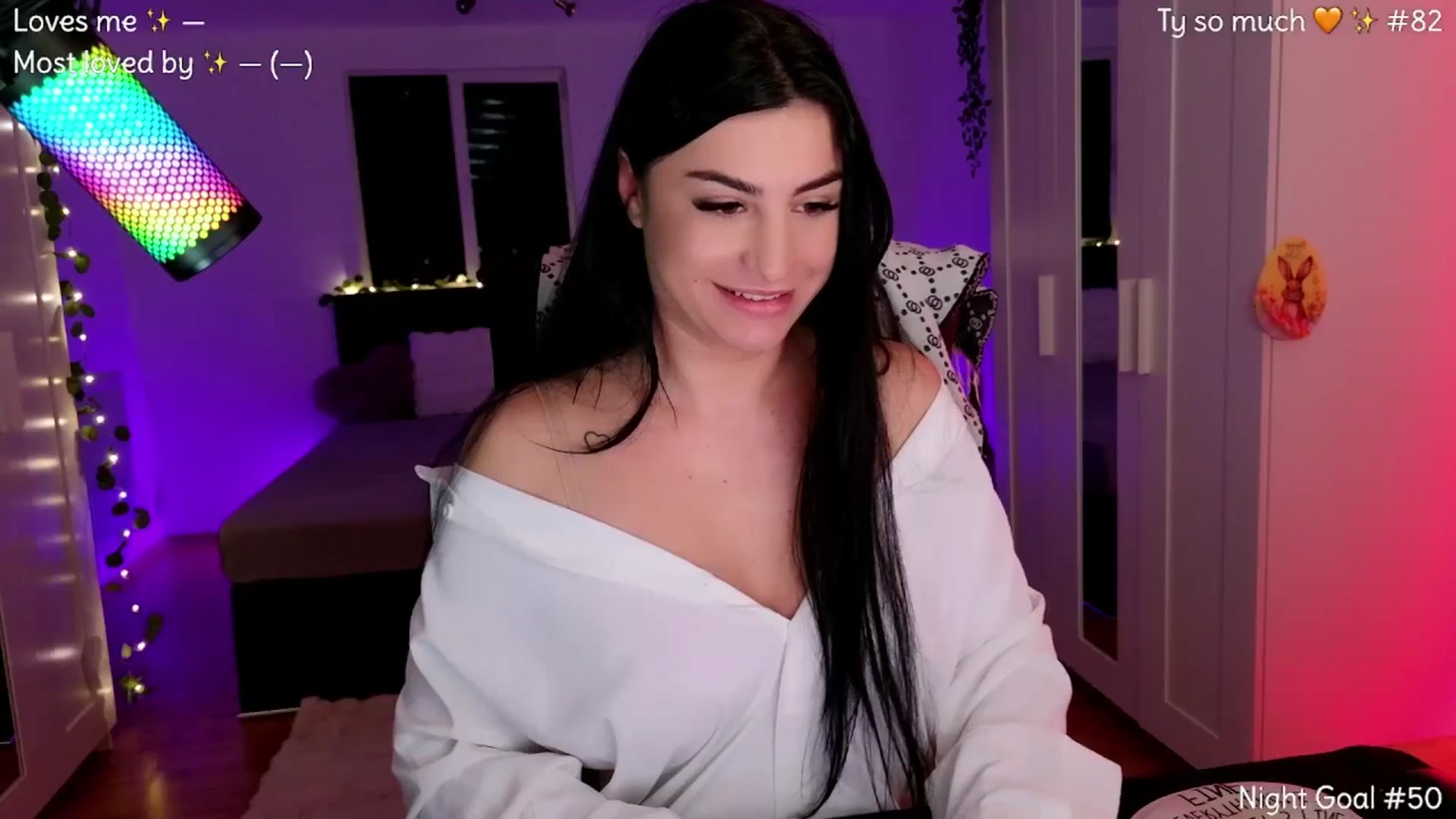 Gallery image thumbnail from VixXxen's myfreecams stream on, 04/06/2026, 24:05 image 4 of 20