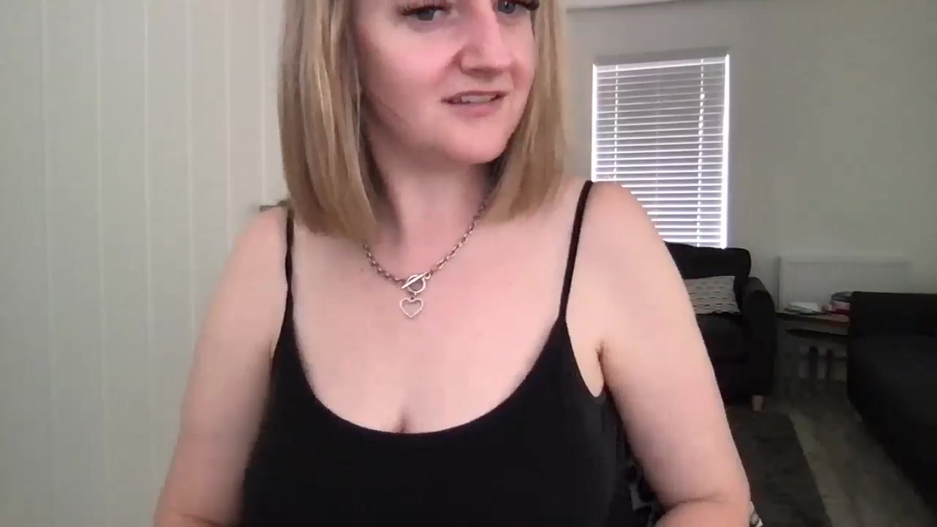 Gallery image thumbnail from VixenRosie's myfreecams stream on, 08/24/2025, 11:10 image 8 of 20