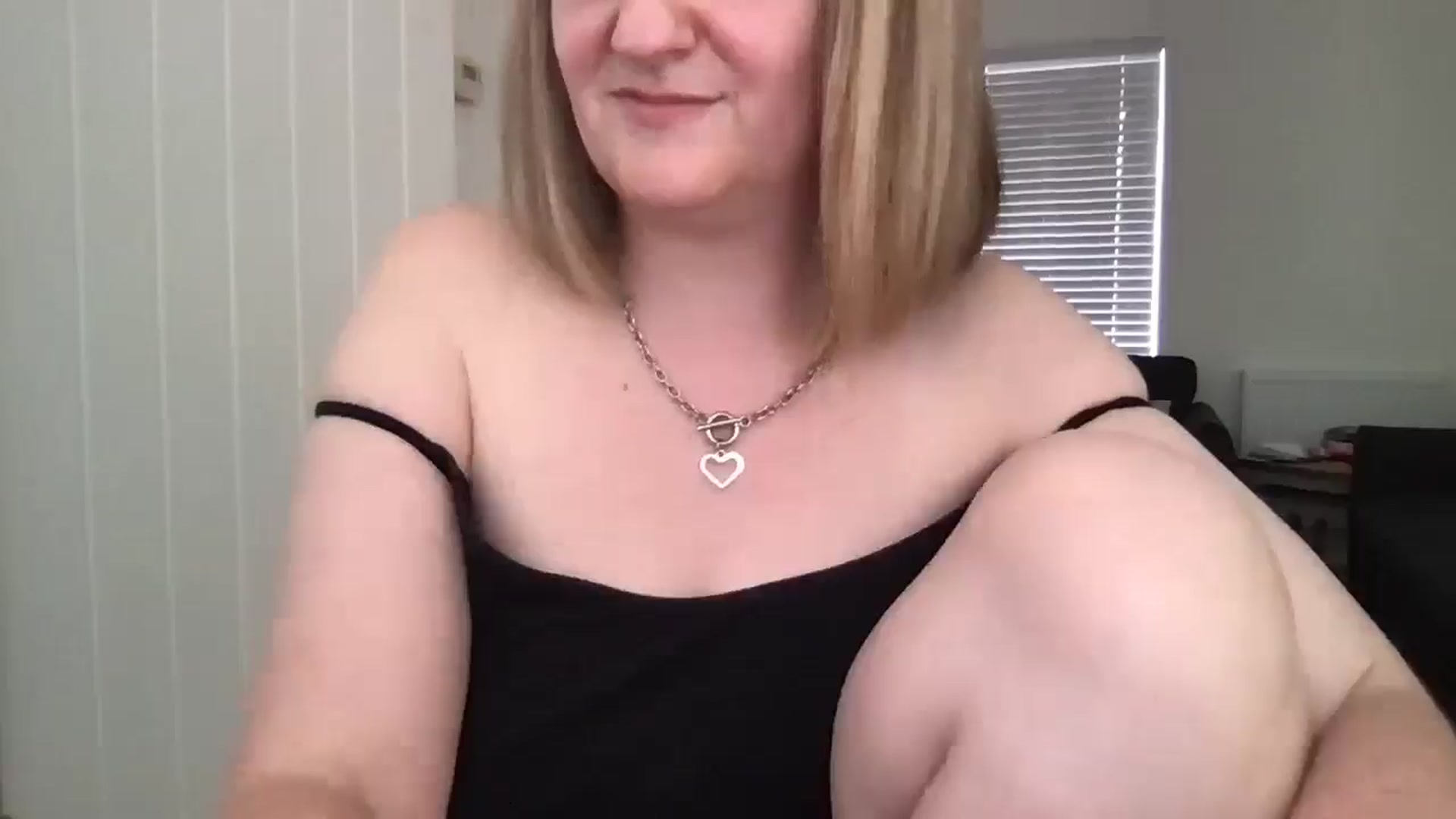 Gallery image thumbnail from VixenRosie's myfreecams stream on, 08/24/2025, 12:16 image 8 of 20
