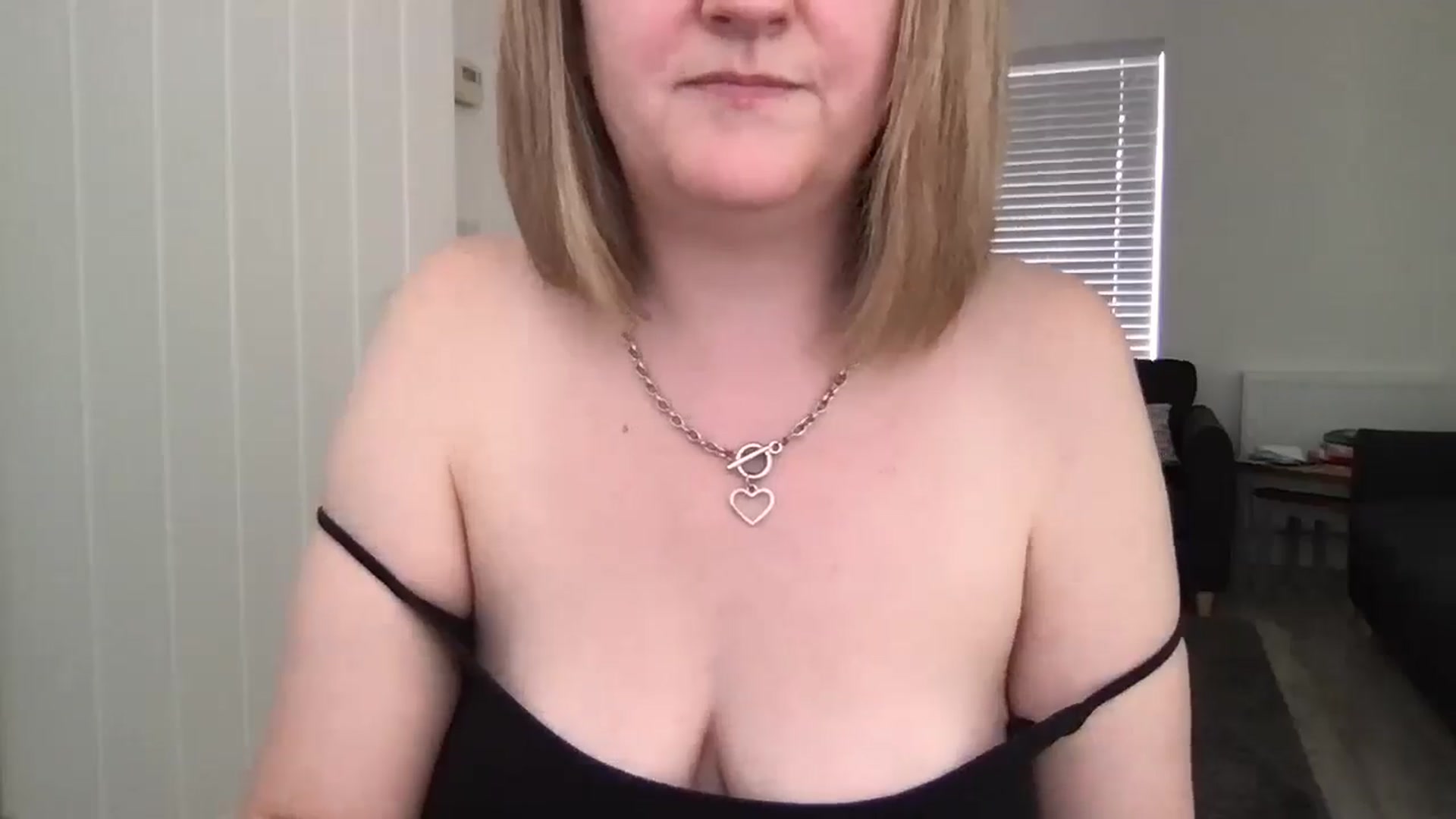 Gallery image thumbnail from VixenRosie's myfreecams stream on, 08/24/2025, 12:16 image 3 of 20