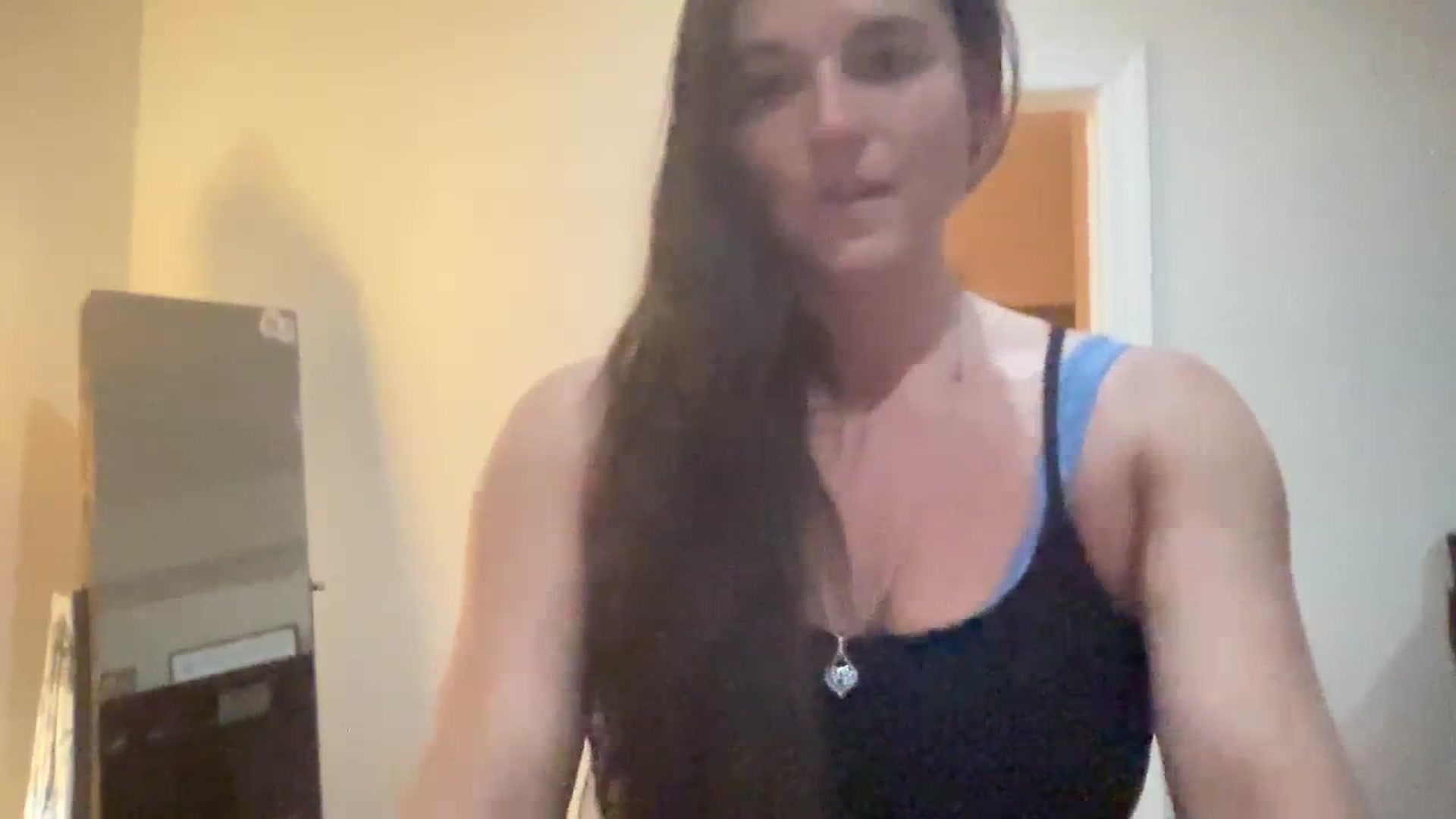Gallery image thumbnail from VixenVicky7's myfreecams stream on, 04/12/2024, 01:54 image 17 of 20