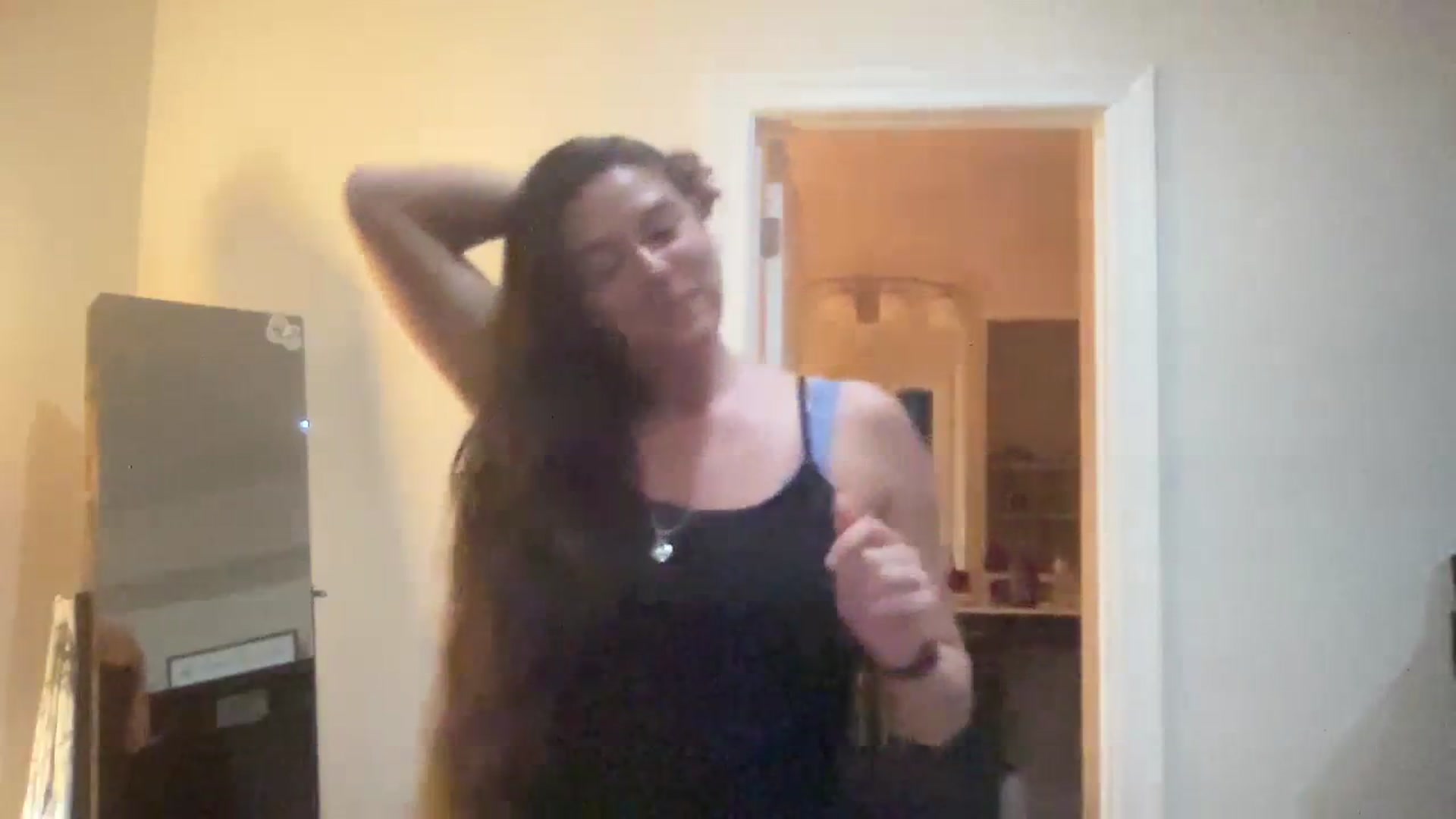 Gallery image thumbnail from VixenVicky7's myfreecams stream on, 04/12/2024, 01:54 image 15 of 20