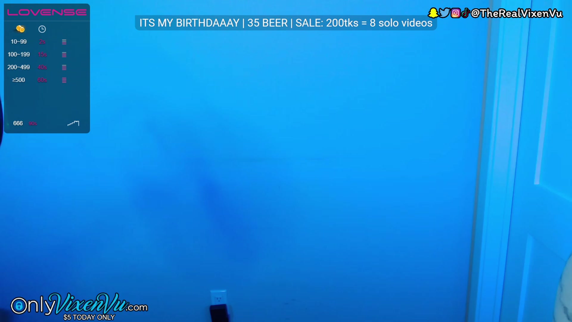 Gallery image thumbnail from VixenVu's myfreecams stream on, 12/06/2022, 02:53 image 18 of 20