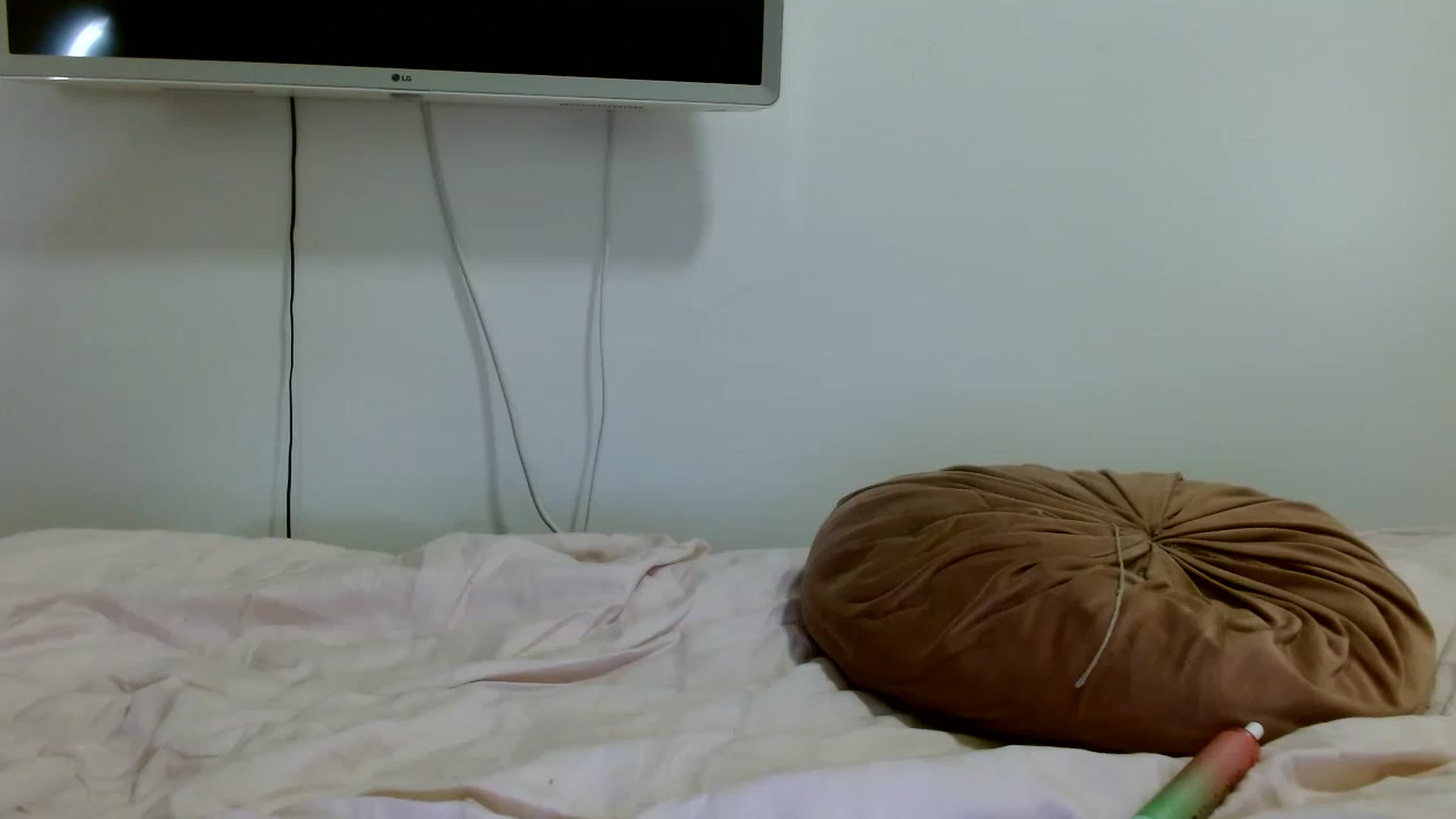 Gallery image thumbnail from Vixen_Eliana's myfreecams stream on, 01/22/2023, 24:34 image 6 of 20