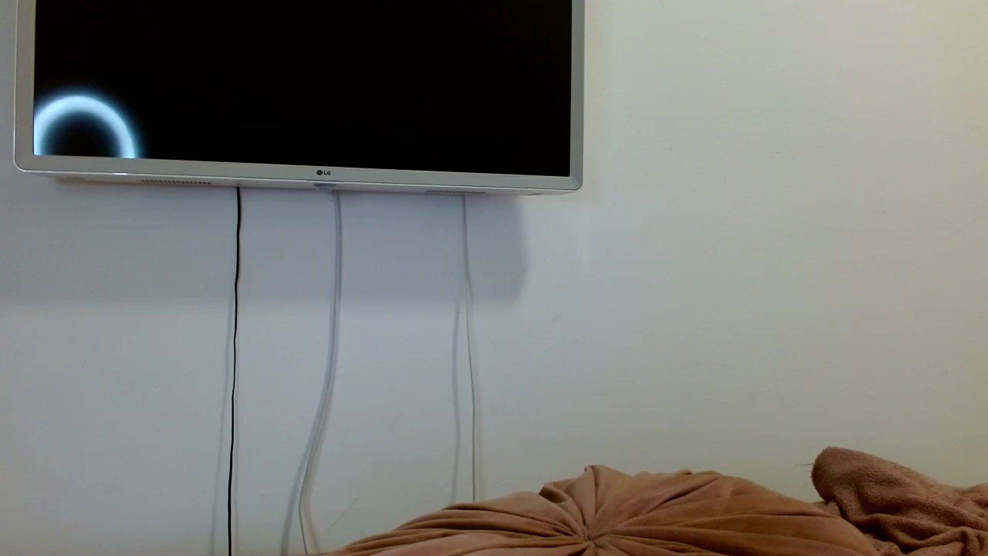 Gallery image thumbnail from Vixen_Eliana's myfreecams stream on, 03/10/2023, 24:53 image 17 of 20
