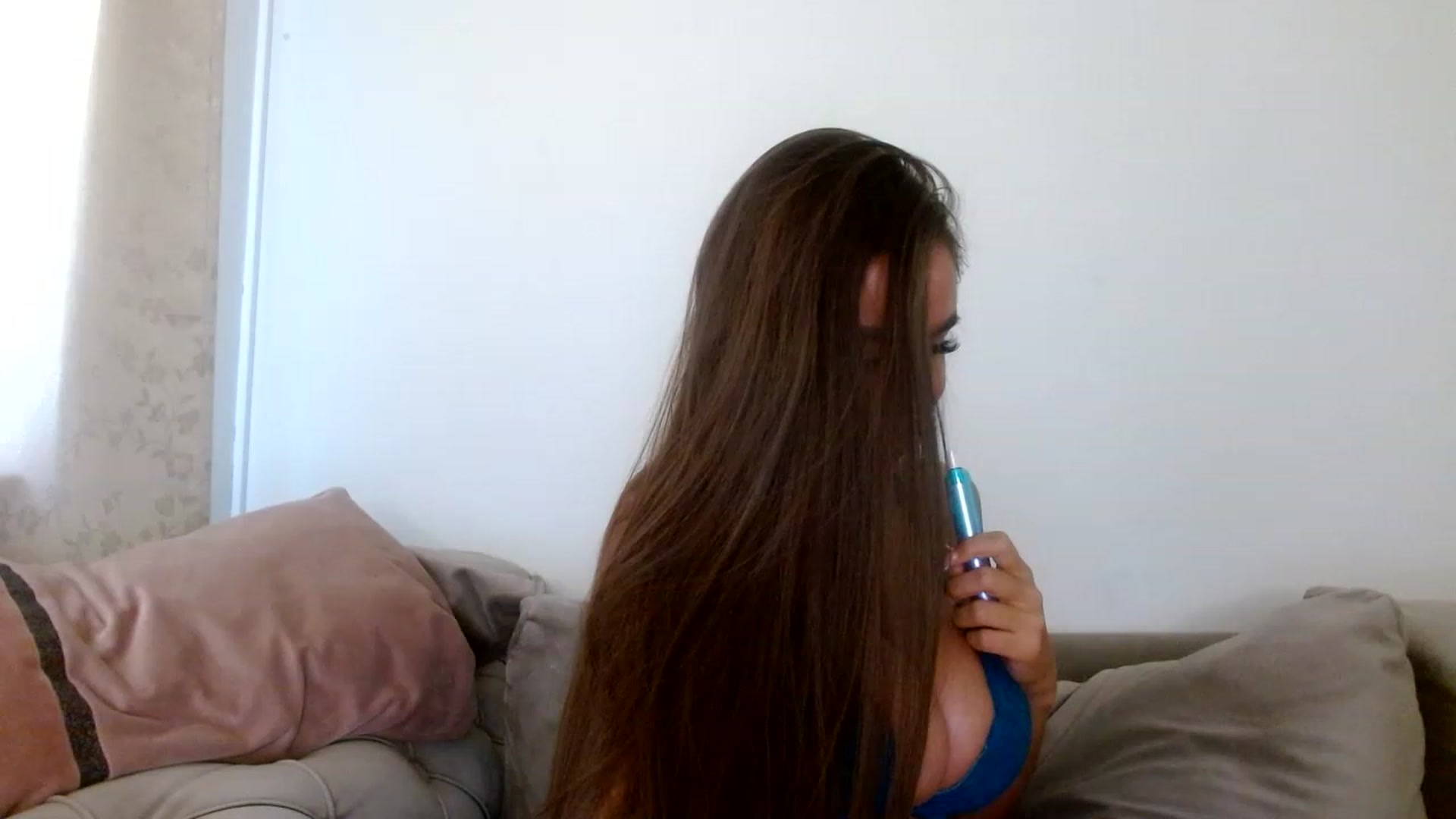 Gallery image thumbnail from Vixen_Eliana's myfreecams stream on, 03/19/2023, 14:25 image 18 of 20