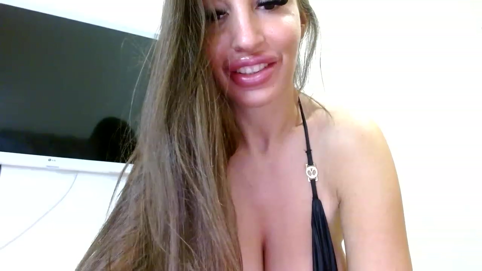 Gallery image thumbnail from Vixen_Eliana's myfreecams stream on, 04/14/2023, 23:37 image 14 of 20