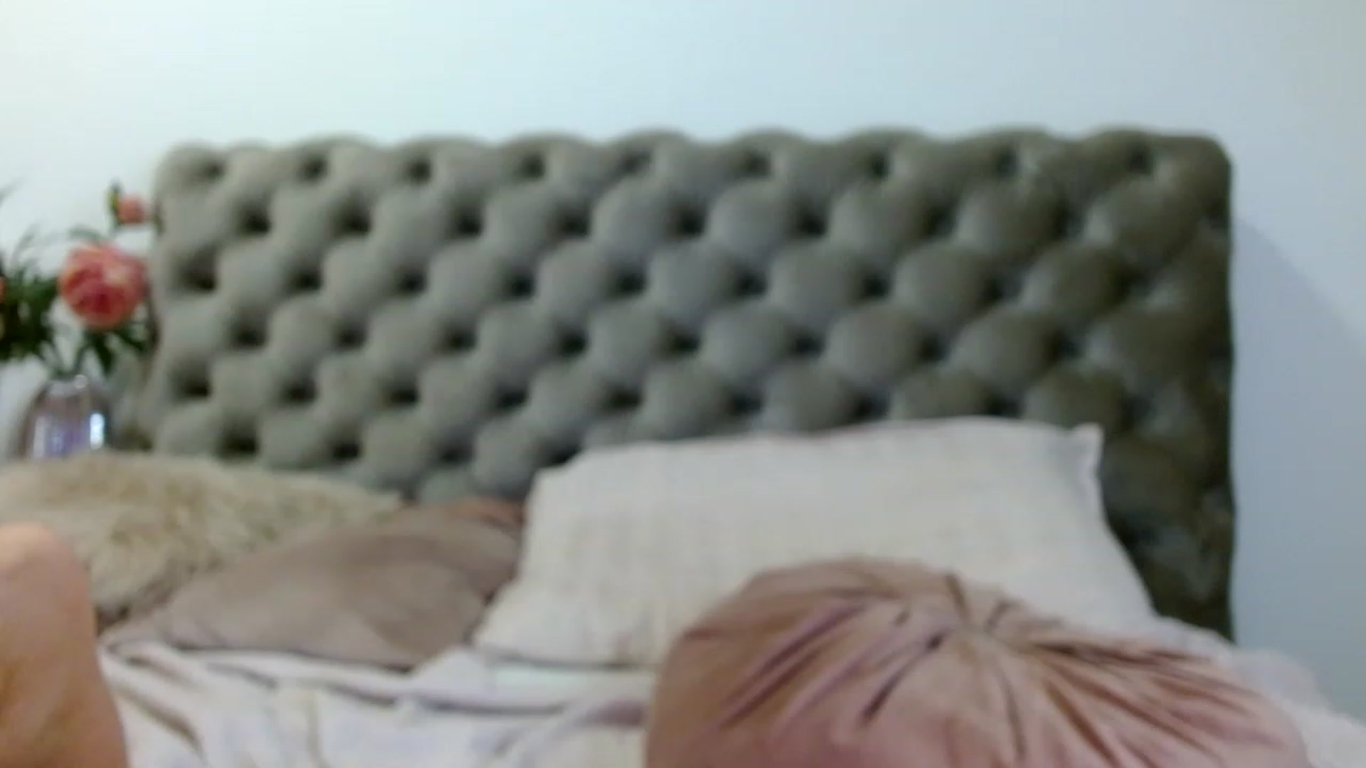 Gallery image thumbnail from Vixen_Eliana's myfreecams stream on, 06/19/2023, 03:15 image 15 of 20
