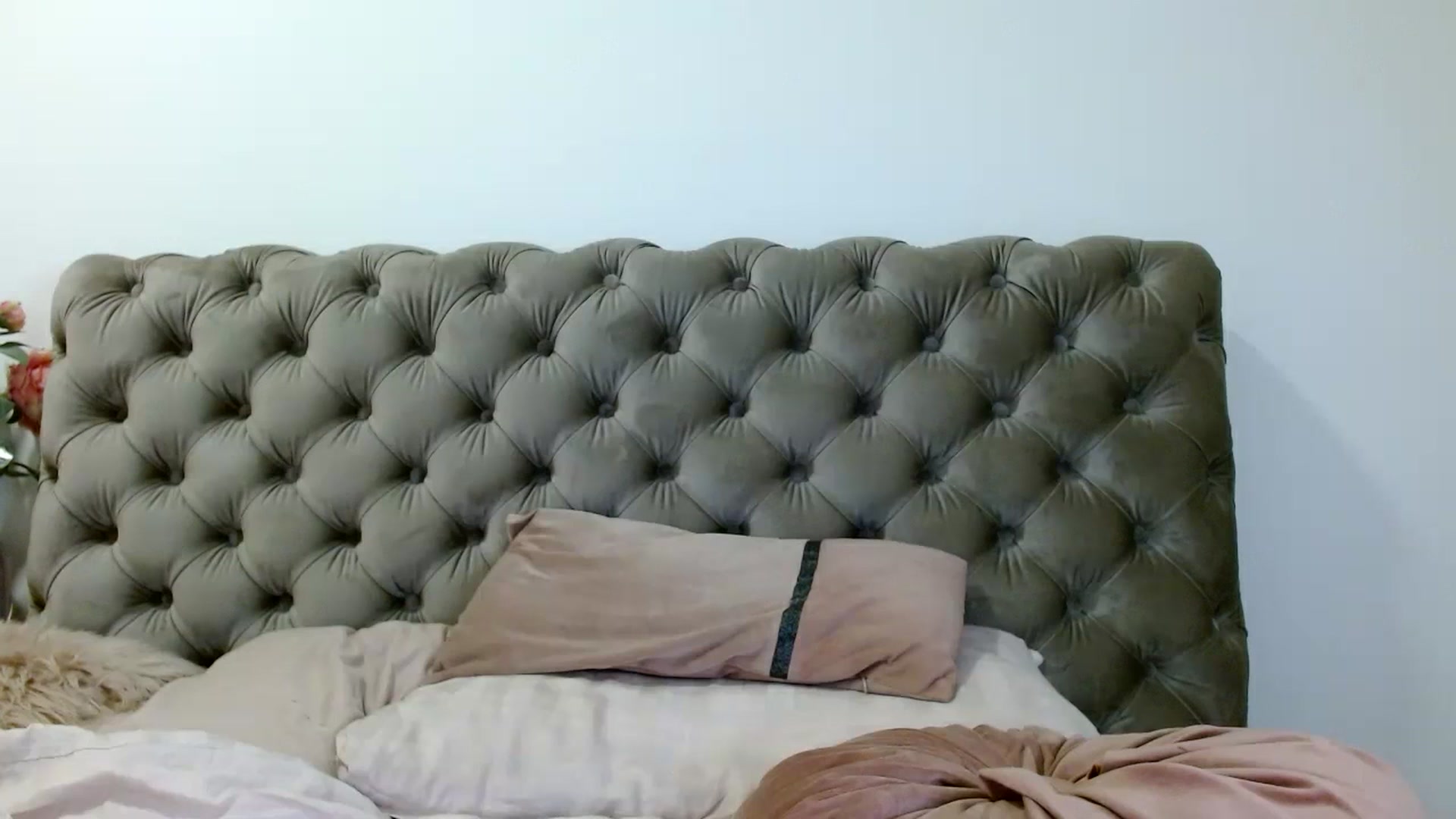 Gallery image thumbnail from Vixen_Eliana's myfreecams stream on, 09/01/2023, 24:01 image 7 of 20