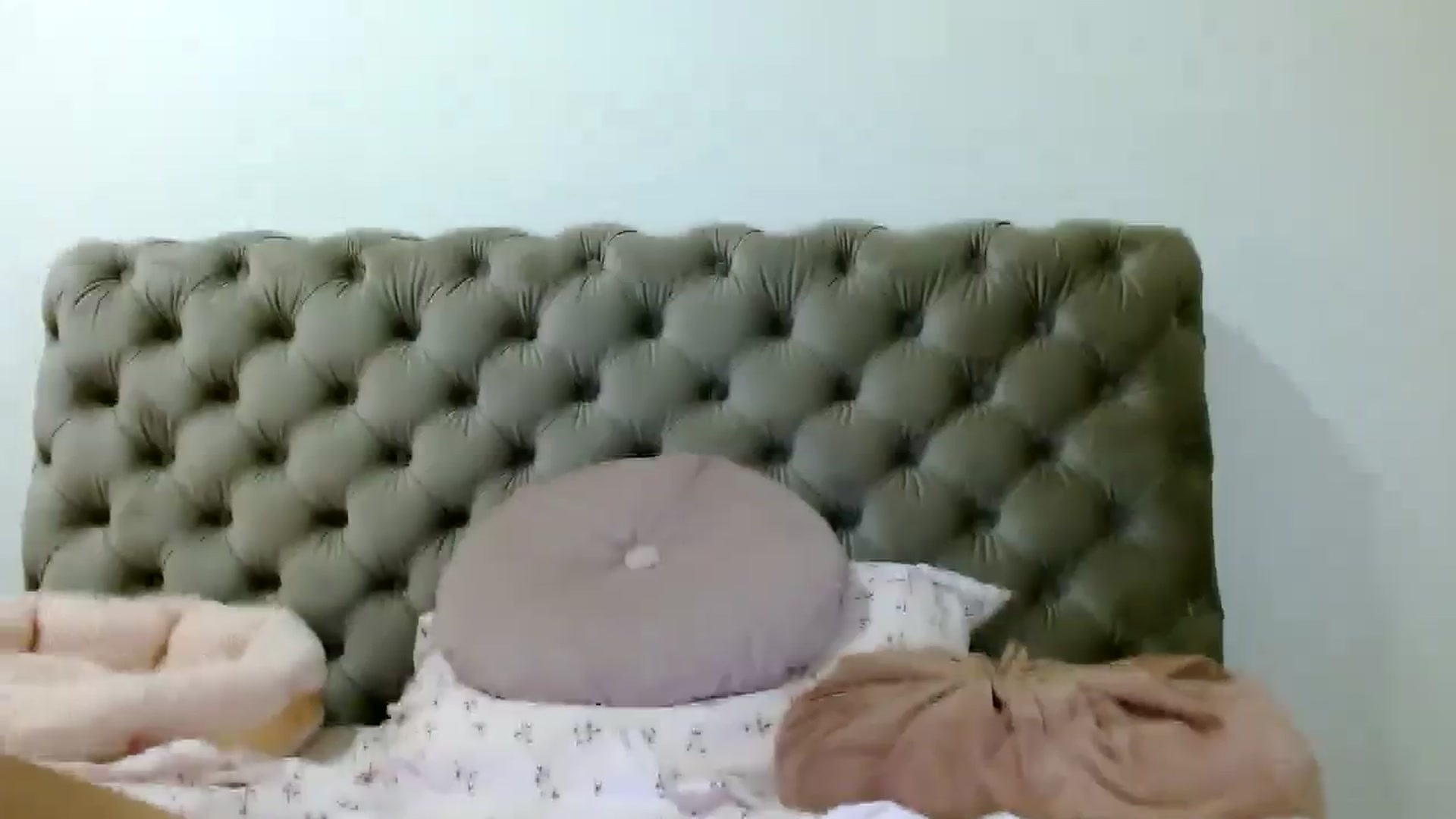 Gallery image thumbnail from Vixen_Eliana's myfreecams stream on, 10/18/2024, 02:40 image 14 of 20