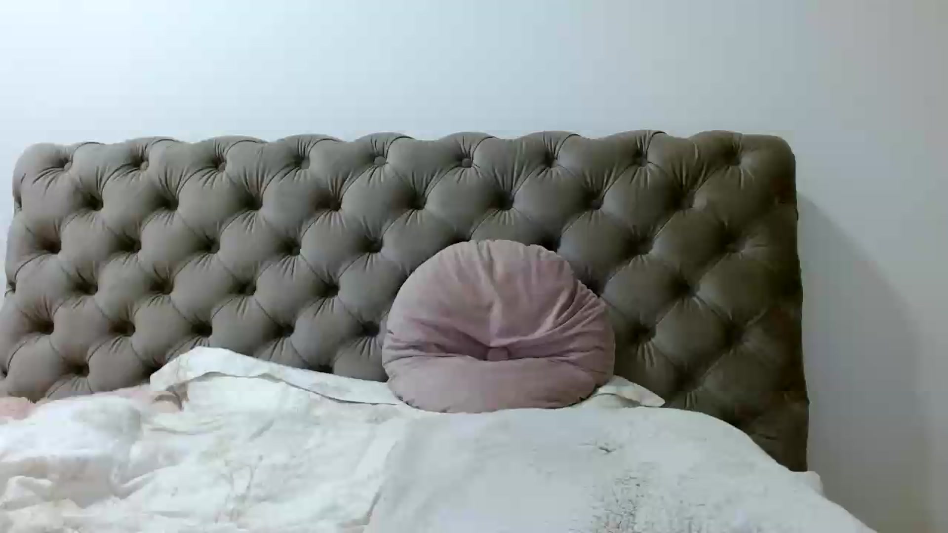 Gallery image thumbnail from Vixen_Eliana's myfreecams stream on, 06/30/2026, 01:43 image 1 of 20