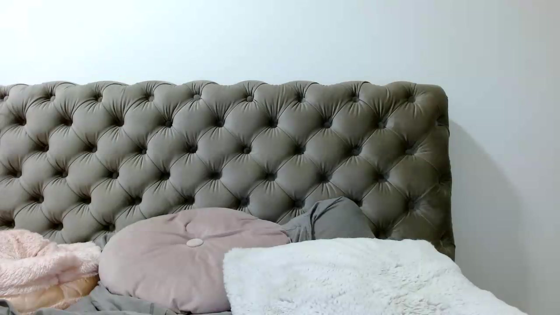 Gallery image thumbnail from Vixen_Eliana's myfreecams stream on, 07/06/2026, 02:43 image 16 of 20