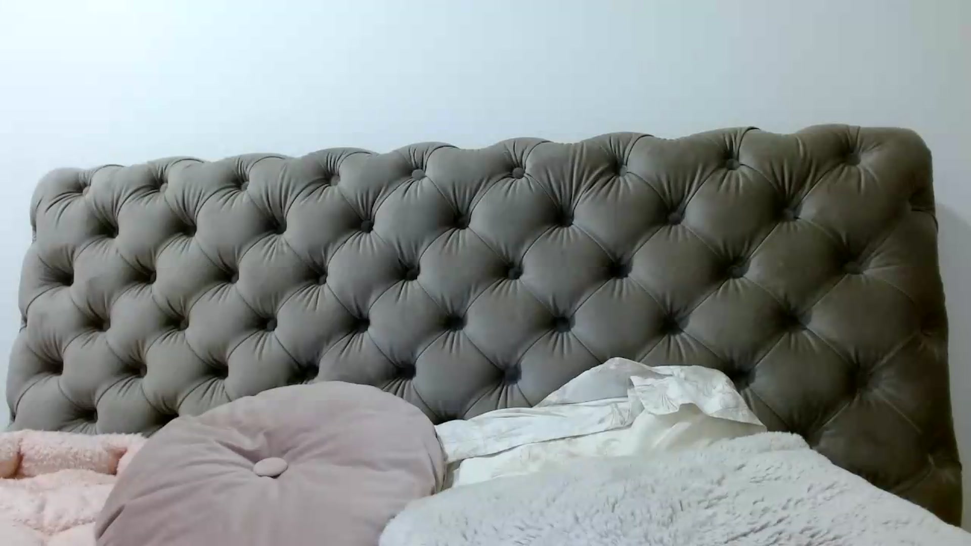 Gallery image thumbnail from Vixen_Eliana's myfreecams stream on, 09/13/2026, 02:22 image 15 of 20