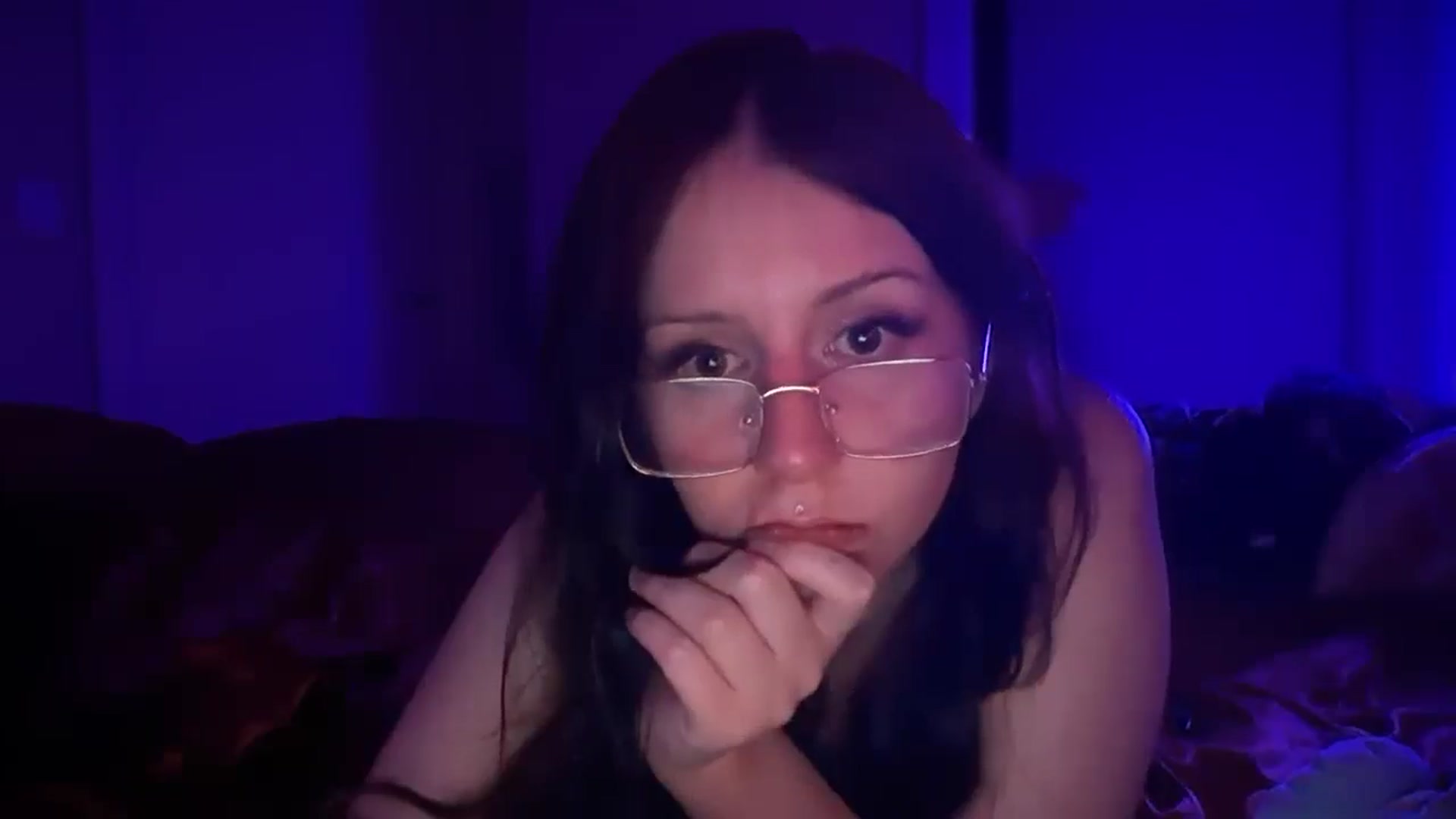 Gallery image thumbnail from Vixendrips's myfreecams stream on, 02/23/2026, 07:10 image 15 of 20